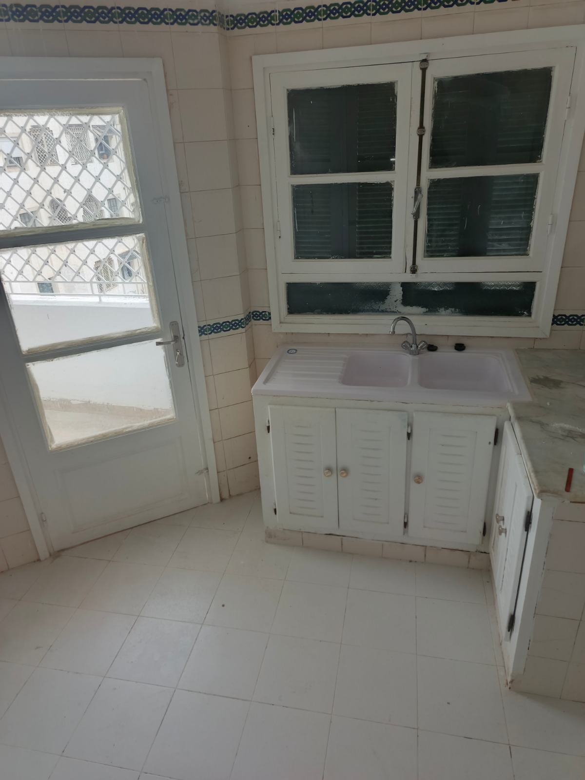 La Soukra&nbsp;Borj Louzir&nbsp;Location&nbsp;Appart. 4 pi�ces&nbsp;Appartement s3 borj louzir