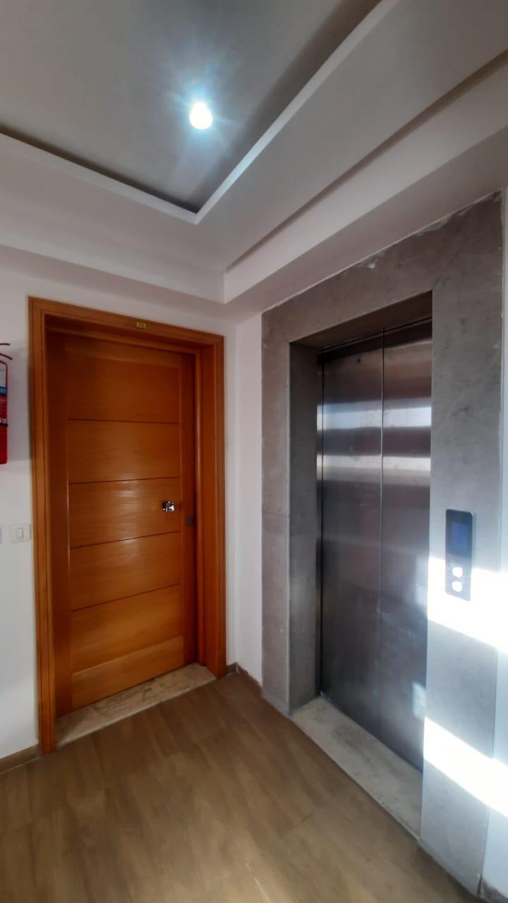 Bab Bhar&nbsp;Bab Bhar&nbsp;Location&nbsp;Appart. 2 pi�ces&nbsp;Loue local � usage professionnel