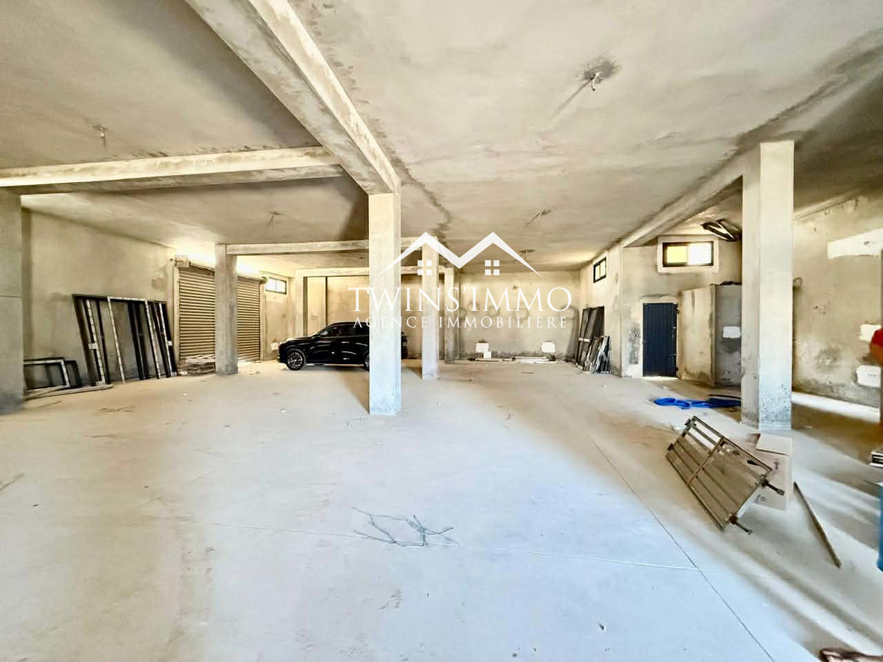 La Marsa&nbsp;Cite Bhar Lazreg&nbsp;Bureaux & Commerces&nbsp;Atelier,Garage&nbsp;D�p�t � bhar lazreg