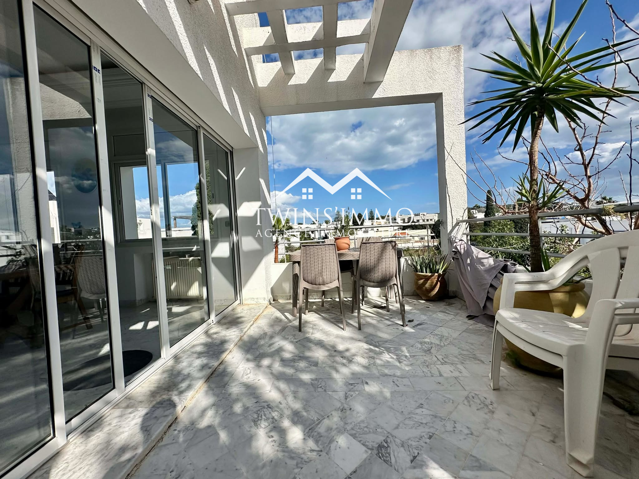 La Marsa&nbsp;Marsa Ennassim&nbsp;Location&nbsp;Appart. 3 pi�ces&nbsp;�tage de villa s3 meubl� � la marsa ville