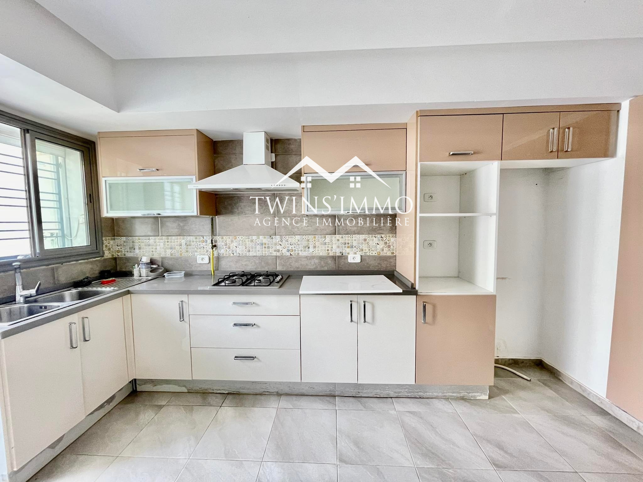 La Marsa&nbsp;Gammart&nbsp;Location&nbsp;Maisons&nbsp;Triplex avec piscine � gammarth