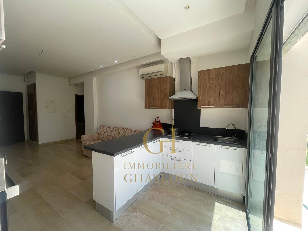 Ariana Ville&nbsp;Cite Ennasr 2&nbsp;Location&nbsp;Appart. 3 pi�ces&nbsp;S2 avec jardin presque neuf