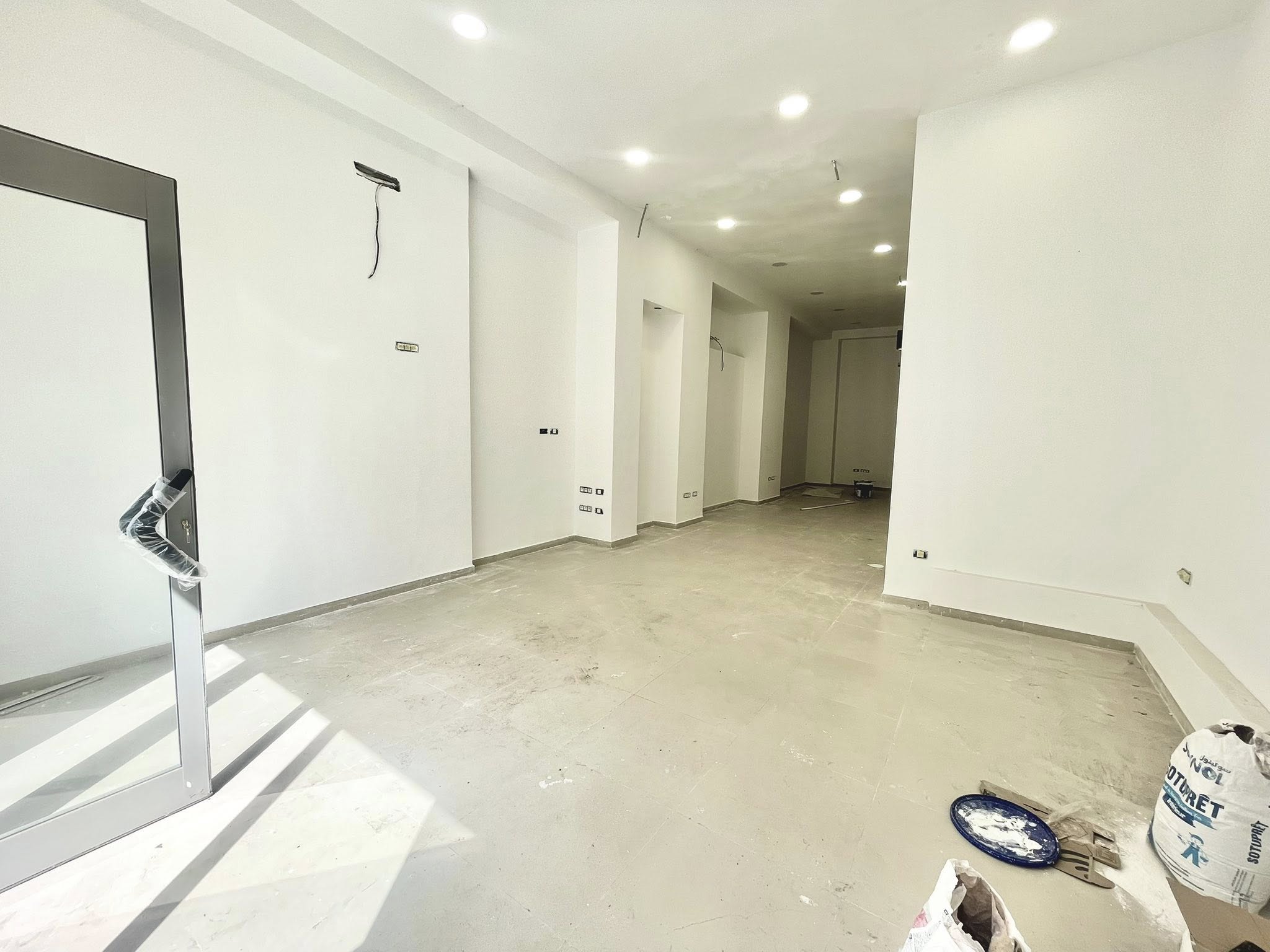 Bab Bhar&nbsp;Sidi Bahri&nbsp;Bureaux & Commerces&nbsp;Surfaces&nbsp;Local commercial 75 m lafayette tout commerce