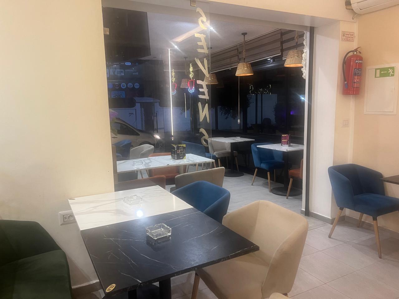 Ariana Ville&nbsp;El Menzah 5&nbsp;Vente&nbsp;Surfaces&nbsp;Fond et mat�riel caf�t�ria menzah 5