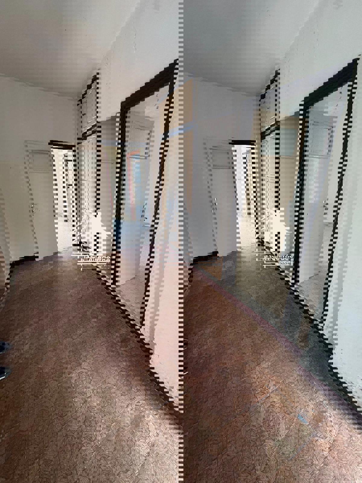 Le Bardo&nbsp;Khaznadar&nbsp;Location&nbsp;Appart. 3 pi�ces&nbsp;�tage de villa s2 rdc