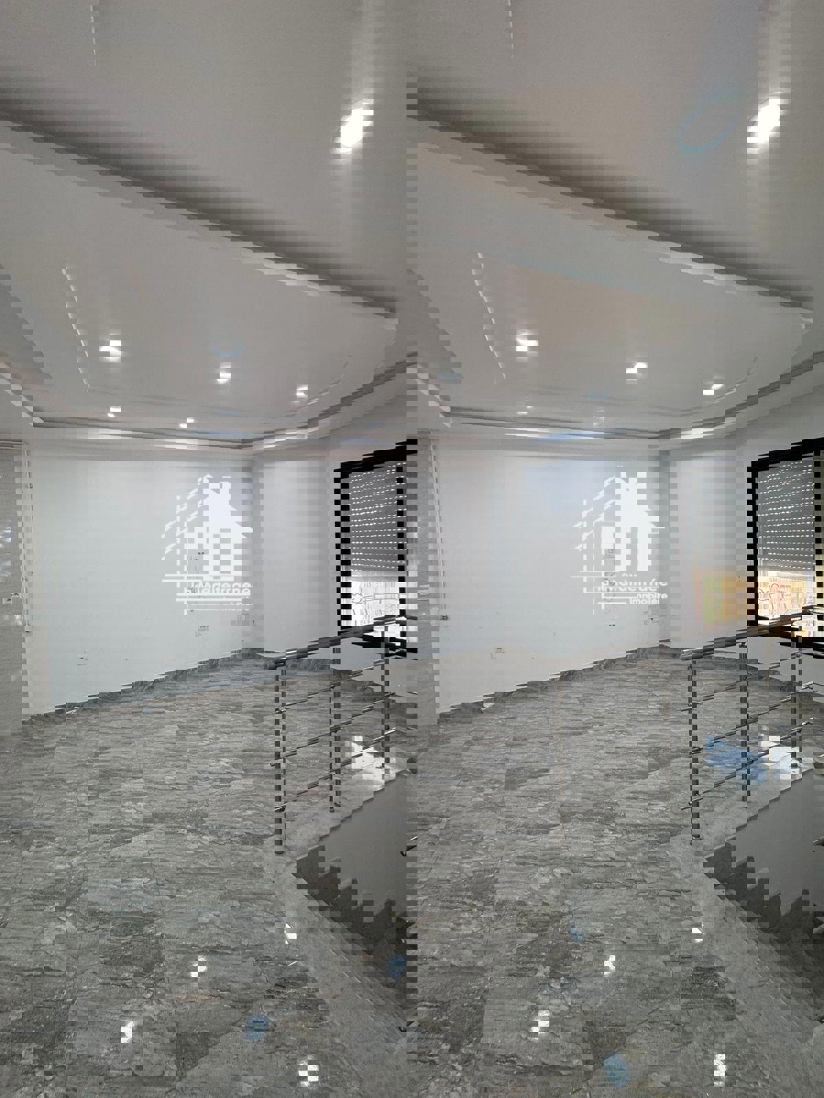 El Hrairia&nbsp;Ezzouhour 5&nbsp;Location&nbsp;Appart. 3 pi�ces&nbsp;S2 �tage de villa