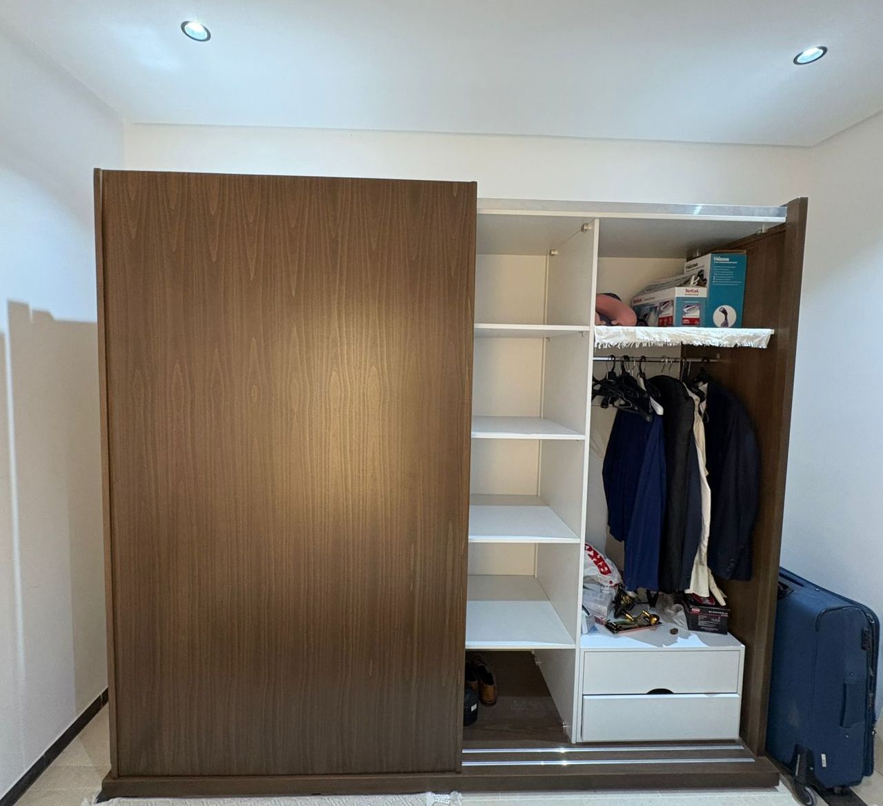 Ezzahra&nbsp;Ezzahra&nbsp;Chambres � coucher&nbsp;Chambres � coucher&nbsp;Chambre � coucher presque neuve