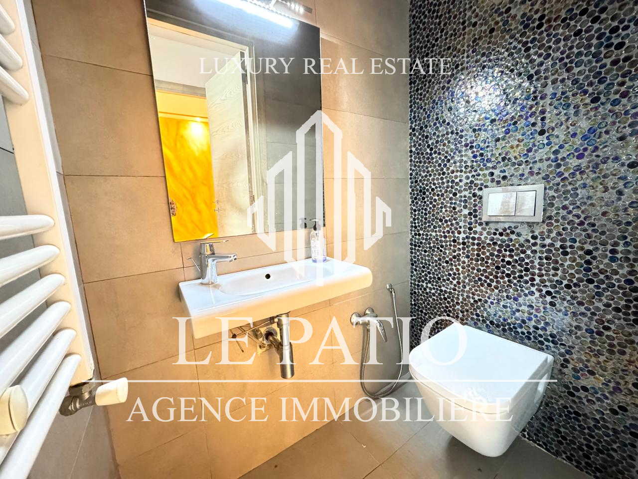 La Soukra&nbsp;La Soukra&nbsp;Location&nbsp;Appart. 3 pi�ces&nbsp;Appartement s2 a la soukra avec un petit jardin