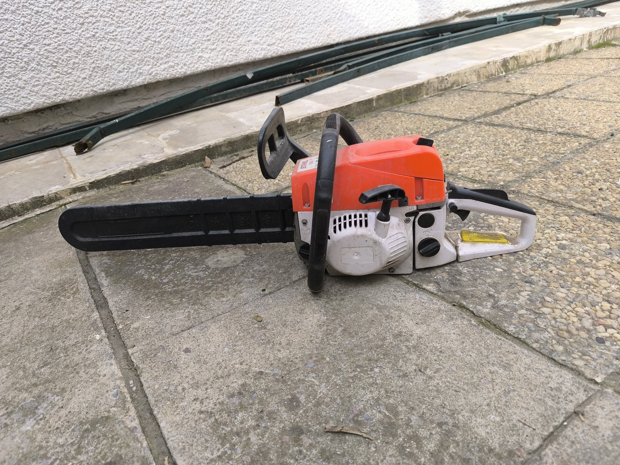 Ben Arous&nbsp;Ben Arous Sud&nbsp;Jardinage&nbsp;Autre&nbsp;Tron�onneuse sthil