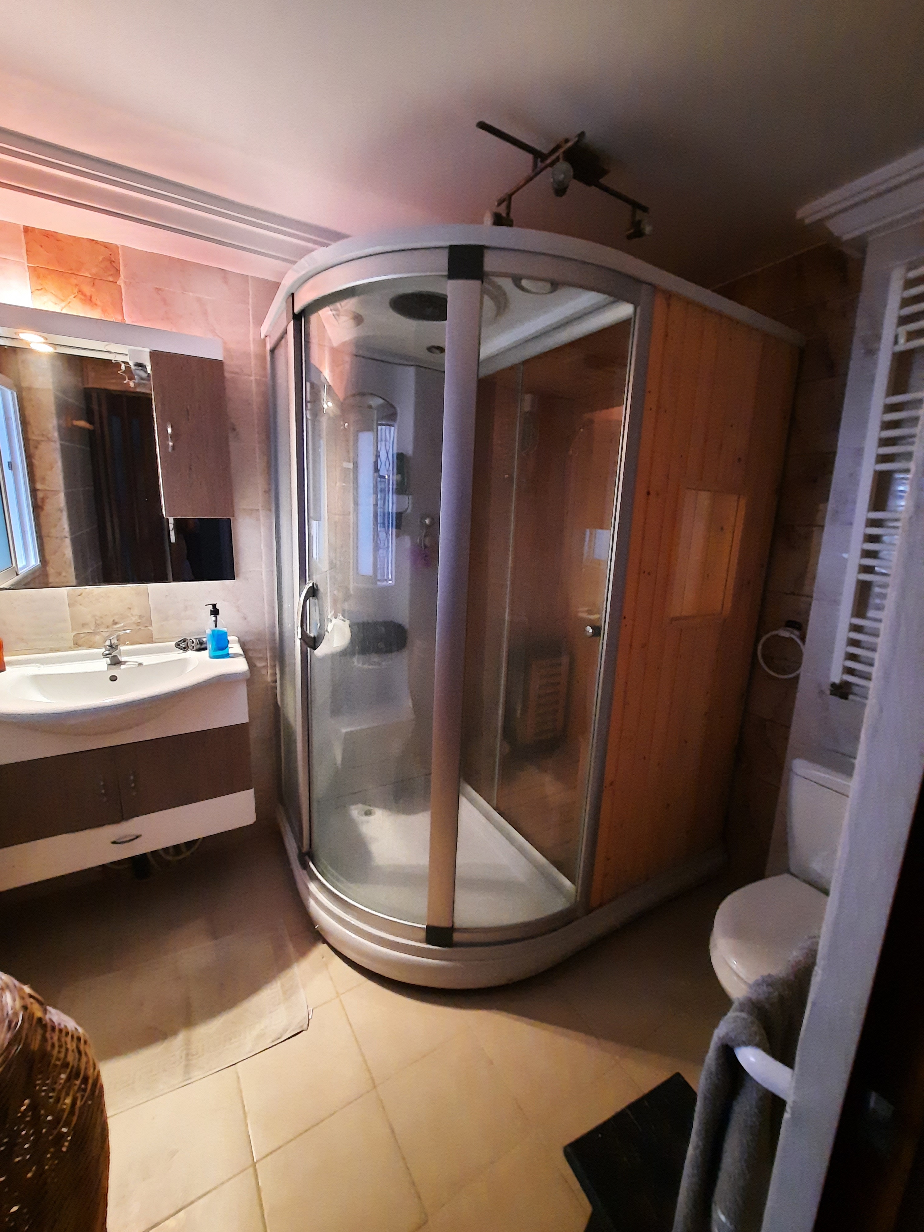 Mnihla&nbsp;Cite Ennasr&nbsp;Location&nbsp;Maisons&nbsp;Villa spacieuse avec piscine  a cit� ennaser 2