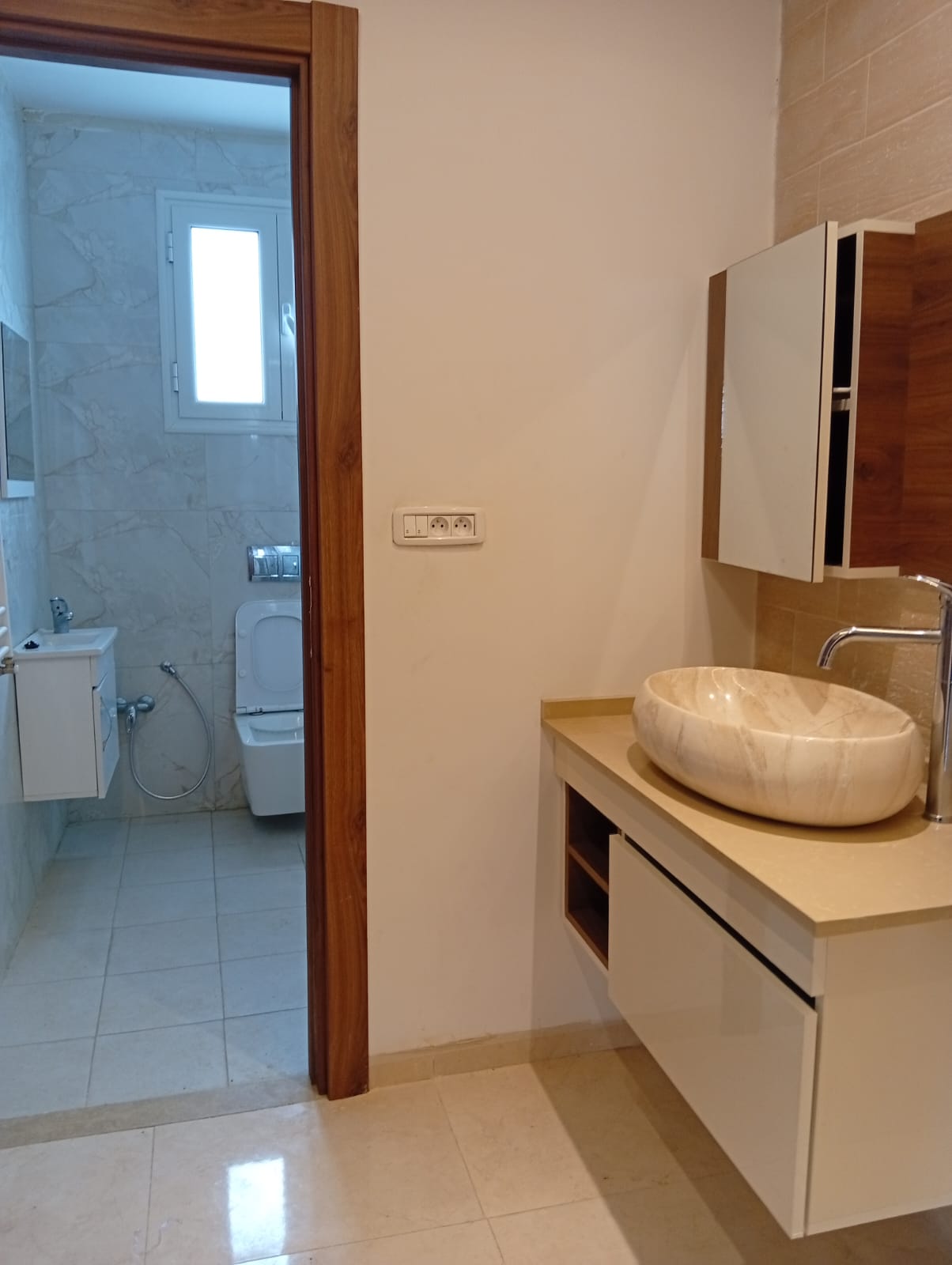 Ariana Ville&nbsp;Cite Ennasr 2&nbsp;Location&nbsp;Appart. 3 pi�ces&nbsp;Etage de villa s2 � ennasr 2