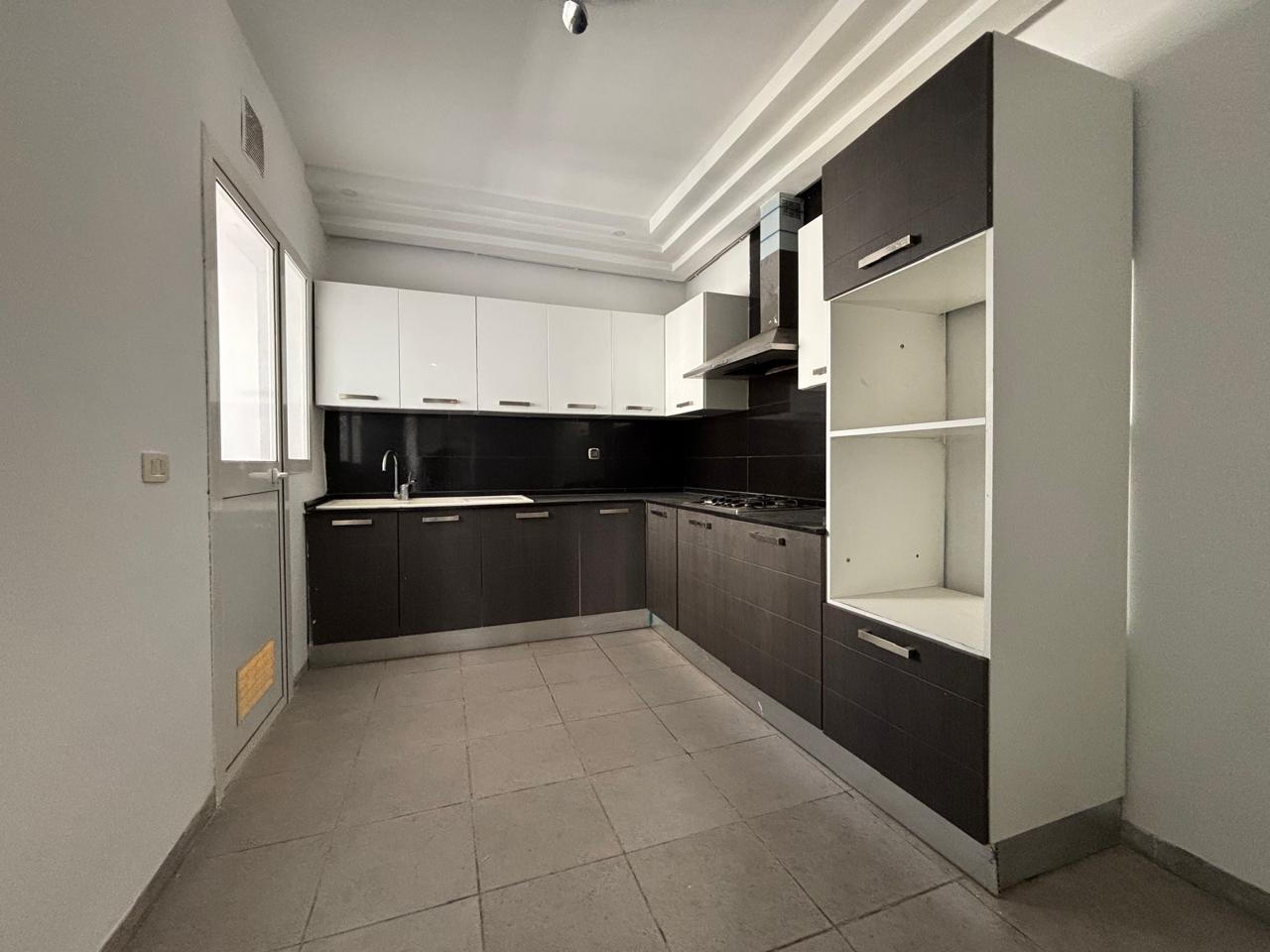 La Marsa&nbsp;Berge Du Lac&nbsp;Bureaux & Commerces&nbsp;Bureau&nbsp;Un bureau h3 au lac 2