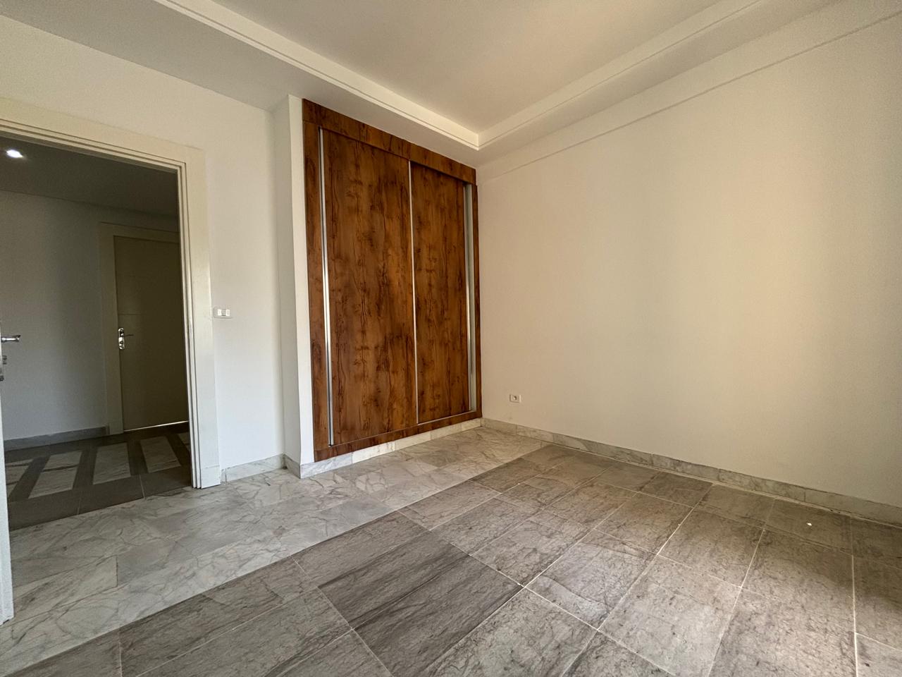 La Marsa&nbsp;Berge Du Lac&nbsp;Bureaux & Commerces&nbsp;Bureau&nbsp;Un bureau h3 au lac 2