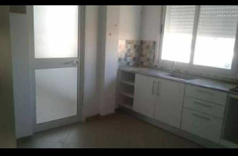 La Marsa&nbsp;Cite Bhar Lazreg&nbsp;Location&nbsp;Appart. 2 pi�ces&nbsp;S plus 2 propre
