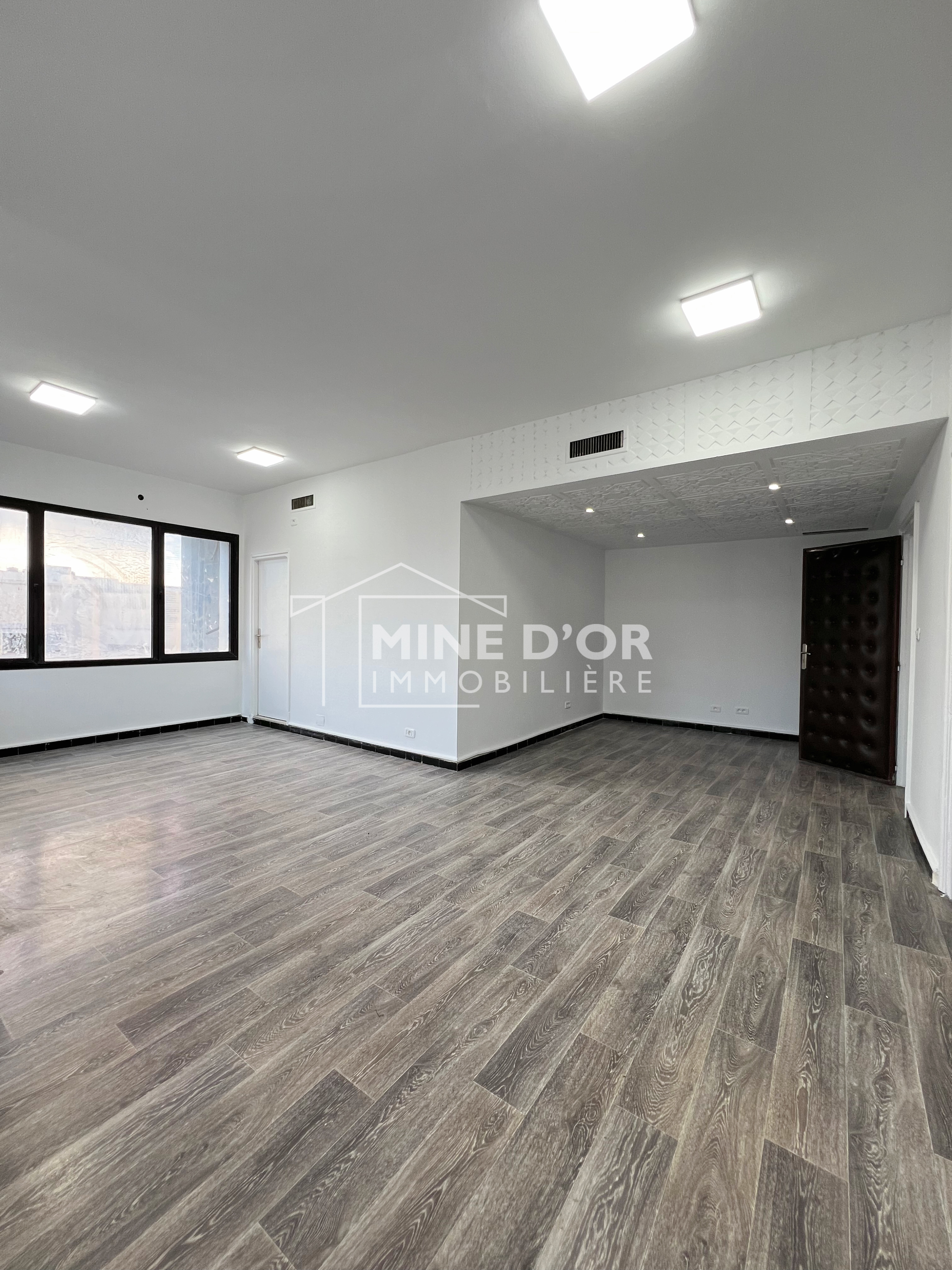 Bab Bhar&nbsp;Montplaisir&nbsp;Bureaux & Commerces&nbsp;Bureau&nbsp;Al bureau cloisonn� en 8 bureaux � montplaisir