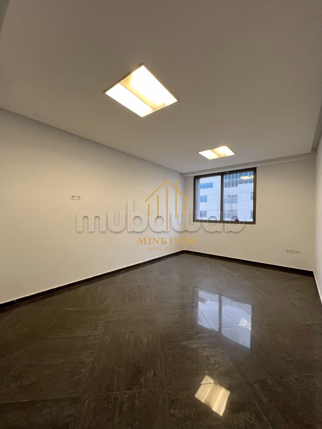 Cite El Khadra&nbsp;Zone urbaine nord&nbsp;Bureaux & Commerces&nbsp;Bureau&nbsp;Bureau h2 spacieux et haut standing