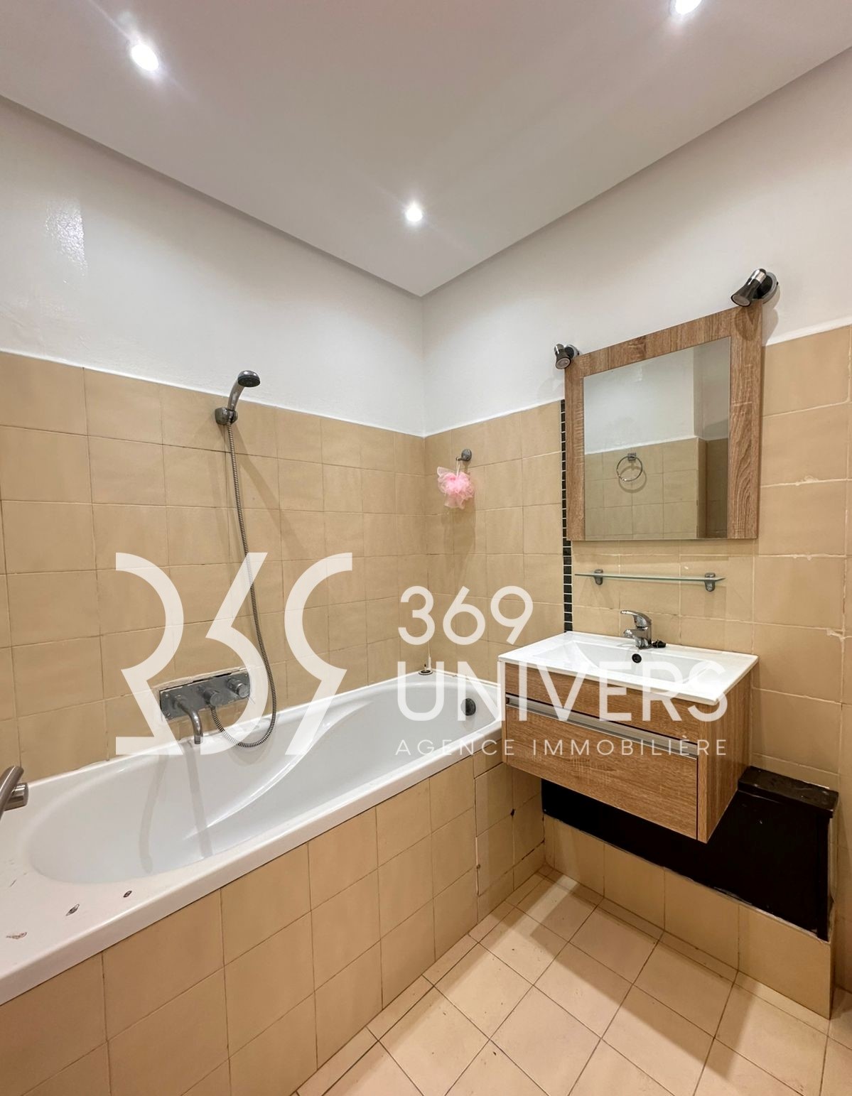 La Marsa&nbsp;Cite El Moez&nbsp;Location&nbsp;Appart. 2 pi�ces&nbsp;Appartement avec terrasse � la marsa ref ra167