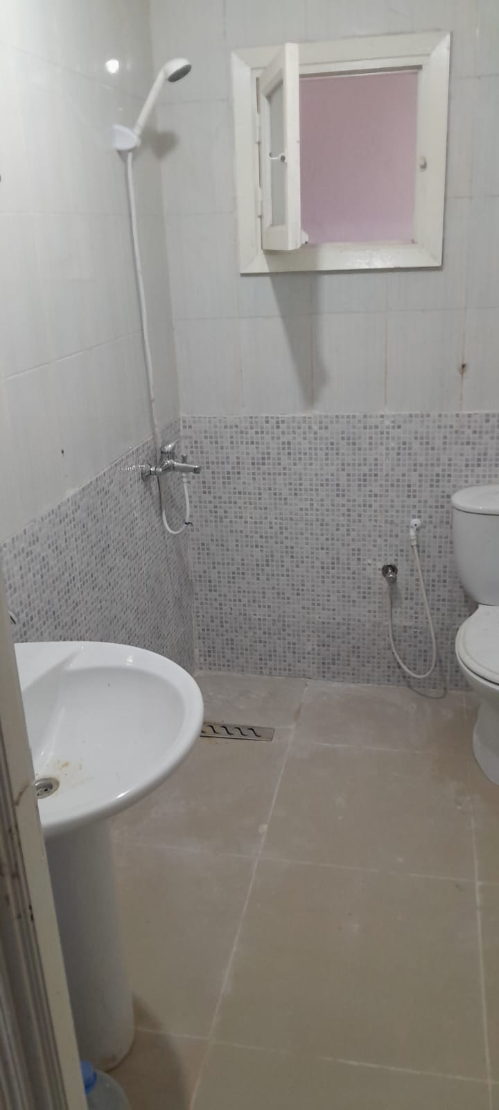 Sidi Hassine&nbsp;Sidi Hassine&nbsp;Location&nbsp;Appart. 3 pi�ces&nbsp;S plus2 au rdc