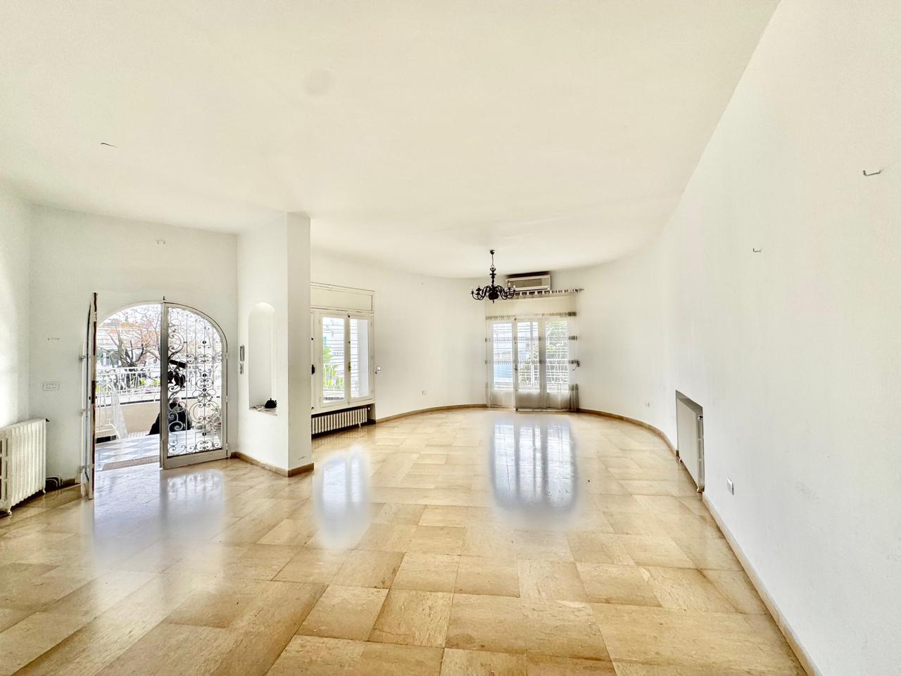 La Marsa&nbsp;Marsa Ennassim&nbsp;Location&nbsp;Appart. 4 pi�ces&nbsp;A usage bureautique une villa s4 avec jardin