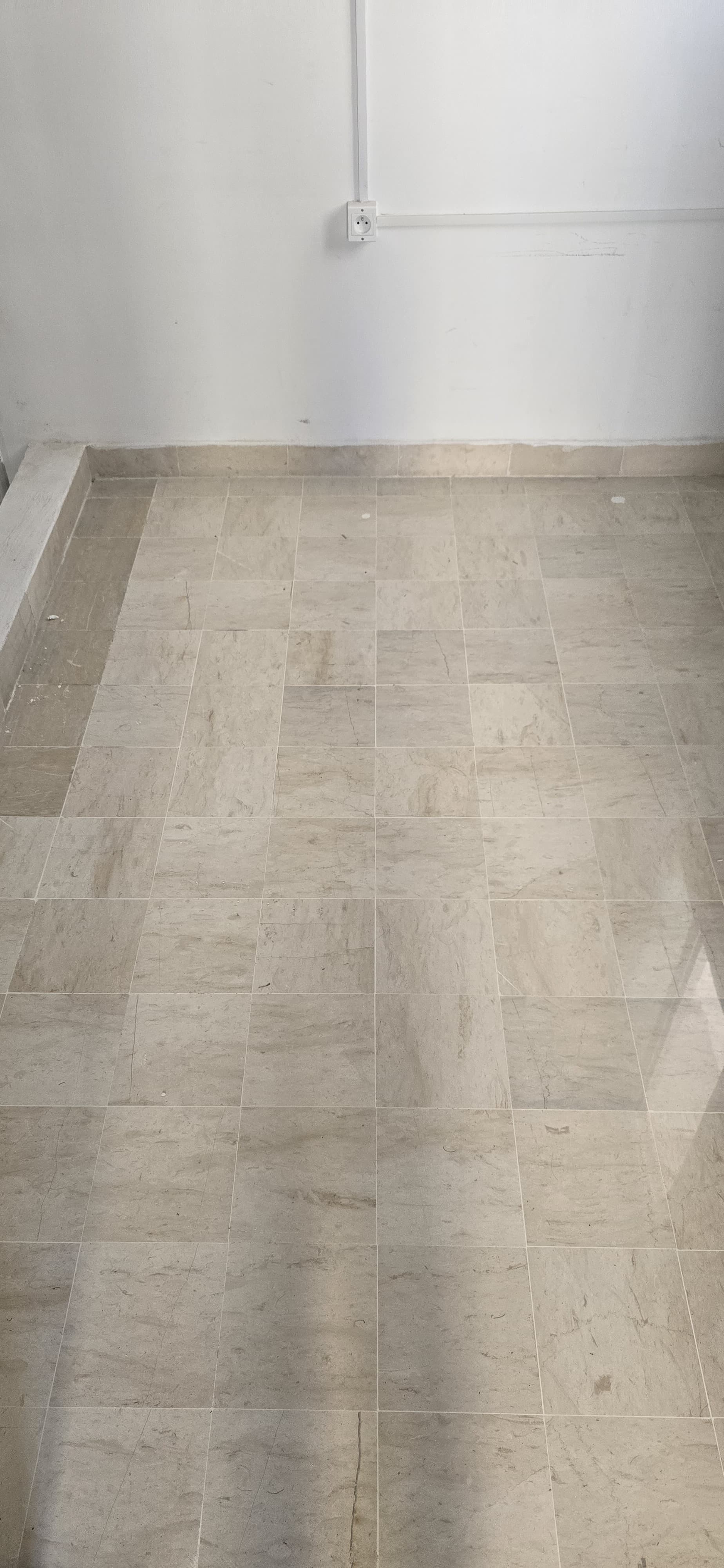 La Marsa&nbsp;Berge Du Lac&nbsp;Bureaux & Commerces&nbsp;Bureau&nbsp;Local � lac 2