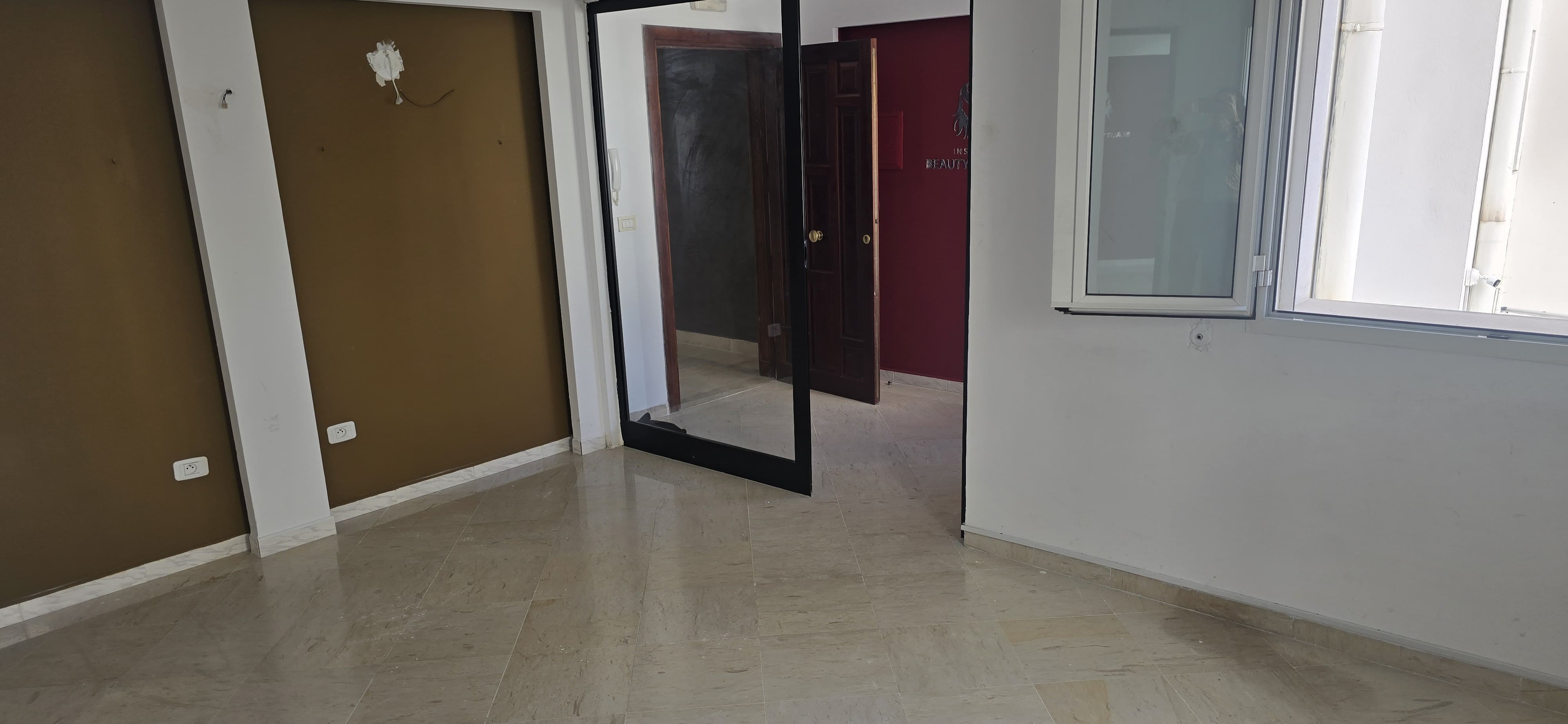 La Marsa&nbsp;Berge Du Lac&nbsp;Bureaux & Commerces&nbsp;Bureau&nbsp;Local � lac 2