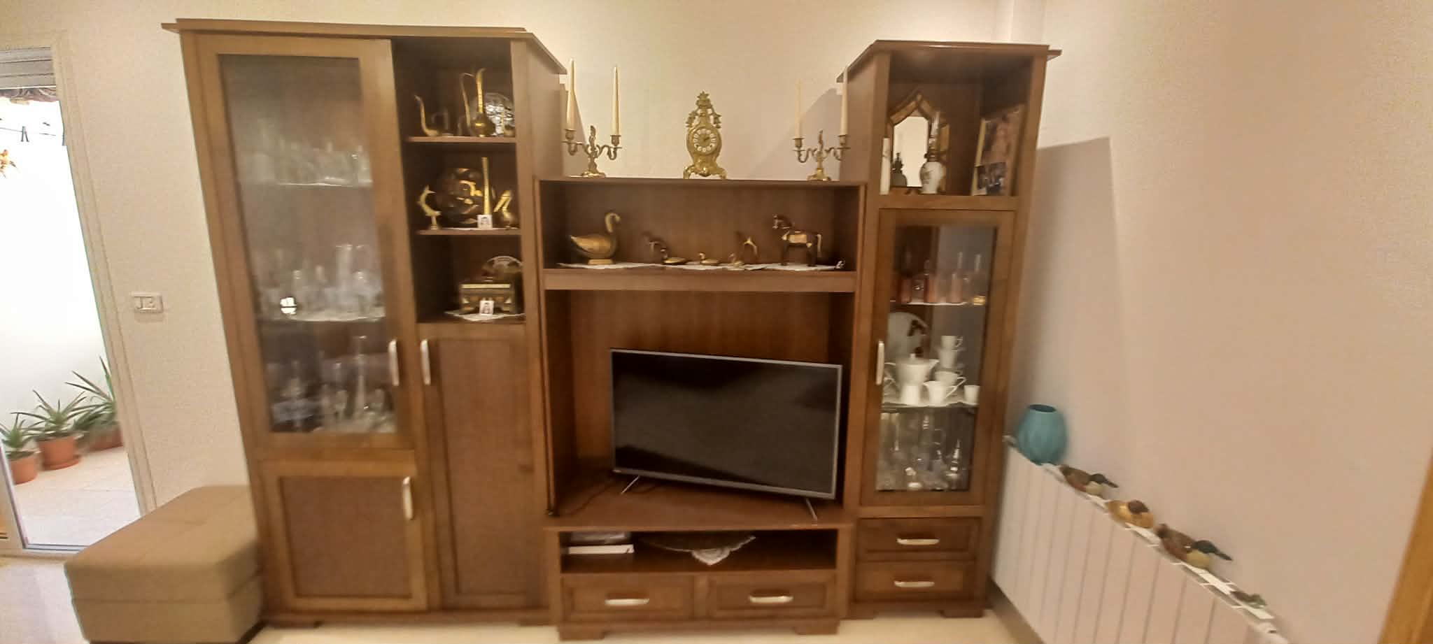 Raoued&nbsp;Cite Ennkhilet&nbsp;Autres meubles&nbsp;Autres&nbsp;Buffet en tres bon �tat