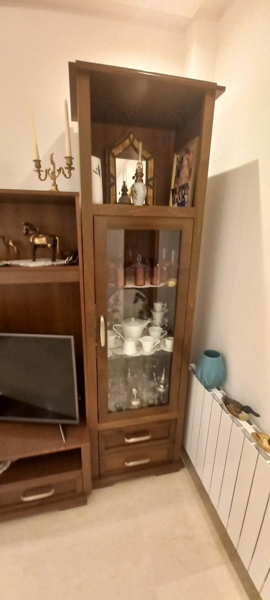 Raoued&nbsp;Cite Ennkhilet&nbsp;Autres meubles&nbsp;Autres&nbsp;Buffet en tres bon �tat