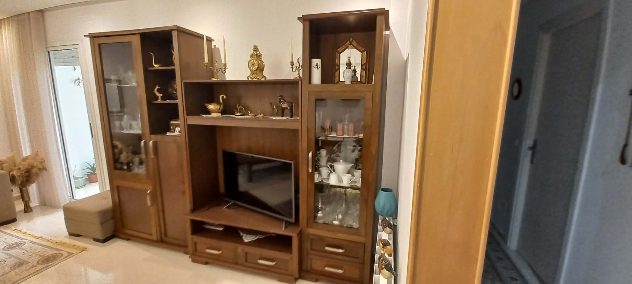 Raoued&nbsp;Cite Ennkhilet&nbsp;Autres meubles&nbsp;Autres&nbsp;Buffet en tres bon �tat