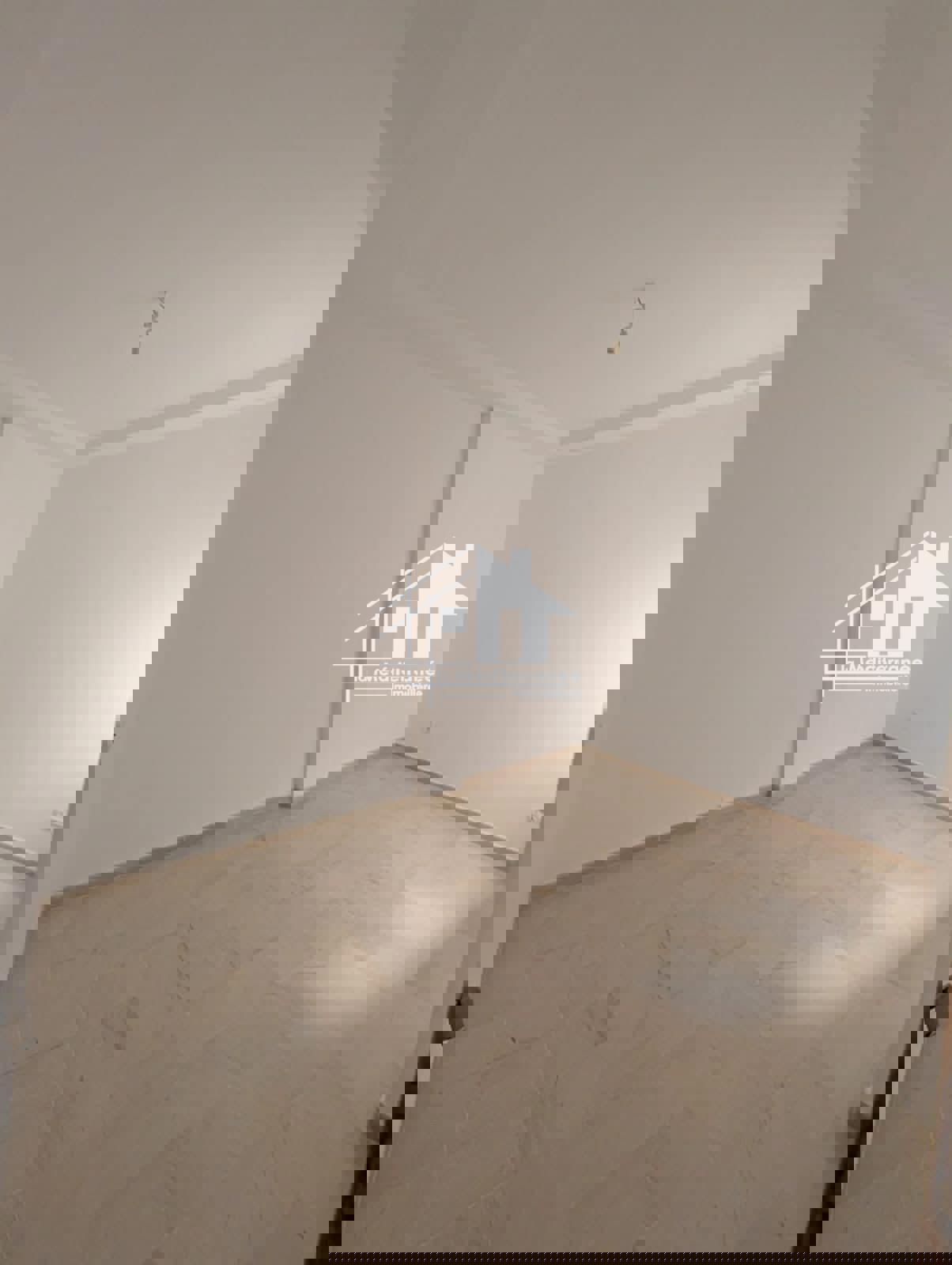 Bab Souika&nbsp;Bab Sidi Abdessalem&nbsp;Location&nbsp;Autre&nbsp;S2 �tage de villa