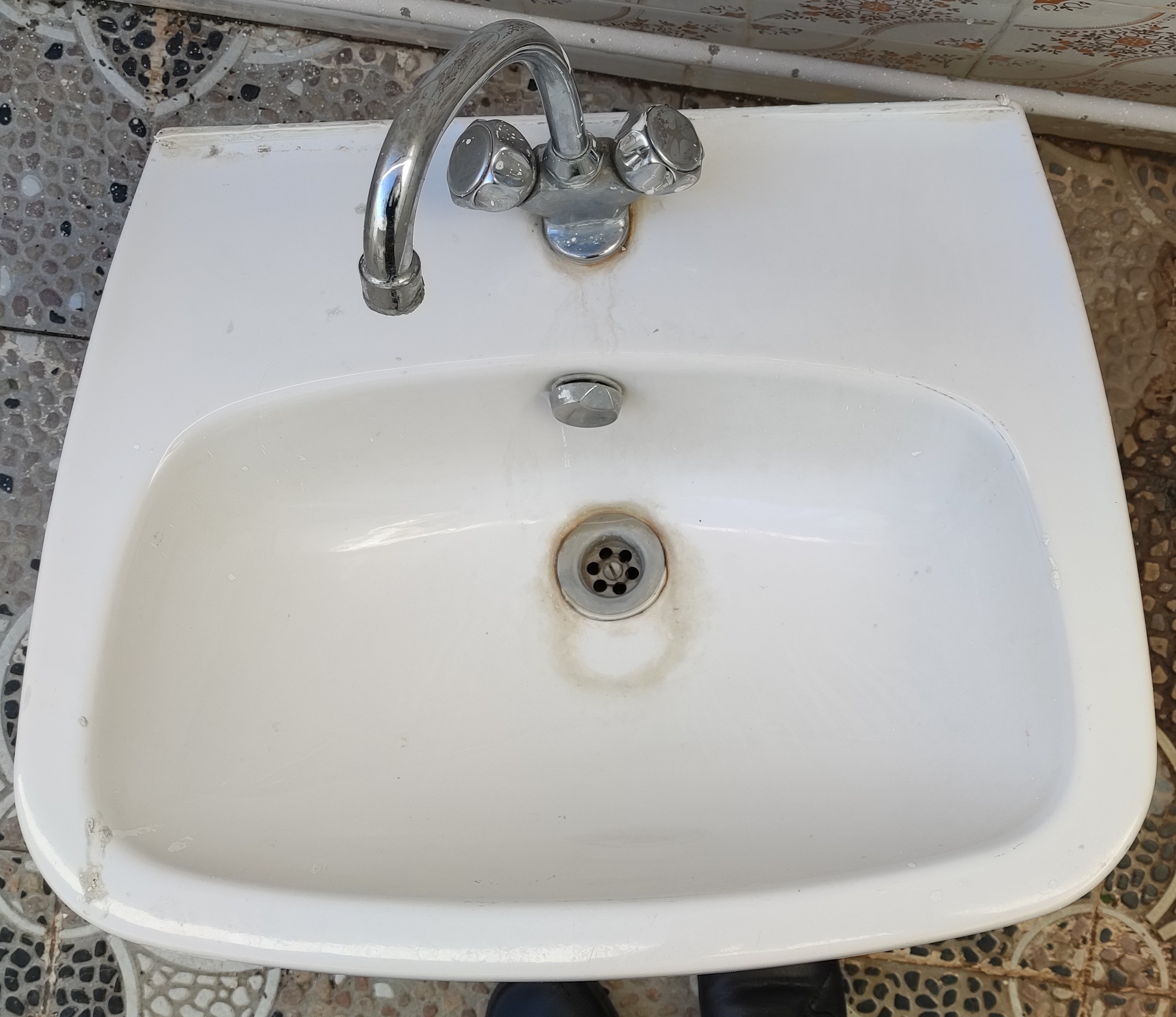 Dahmani&nbsp;Dahmani&nbsp;Meubles de cuisine et salle de bain&nbsp;Accessoires Salle de Bains&nbsp;Lavabo salle de bain bon �tat