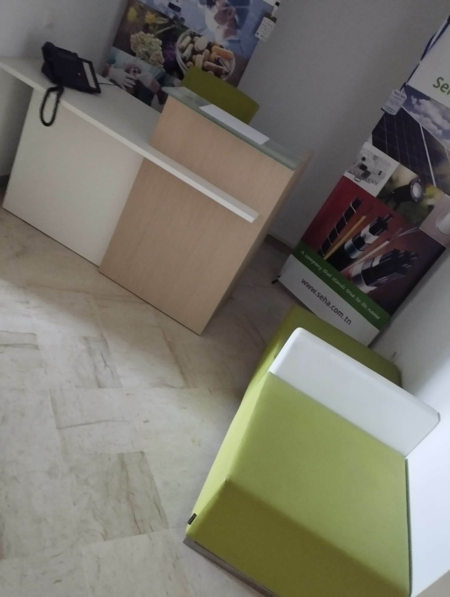 Bou Mhel El Bassatine&nbsp;Bou Mhel&nbsp;Meubles de bureau&nbsp;Bureaux - Tables&nbsp;Chaises et table de bureau