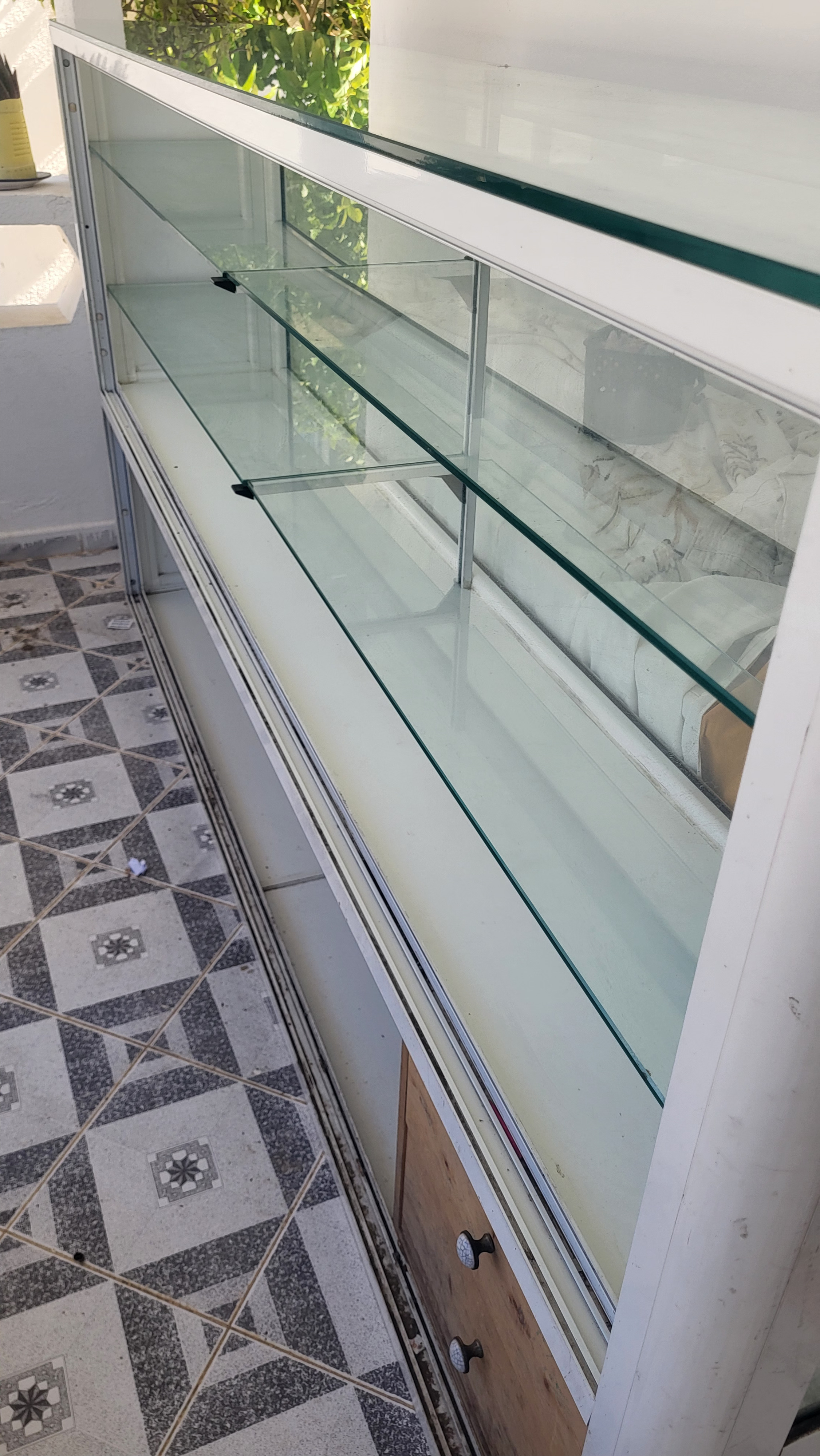 Grombalia&nbsp;Cite Erriadh&nbsp;Autres meubles&nbsp;Autres&nbsp;Comptoir aluminium