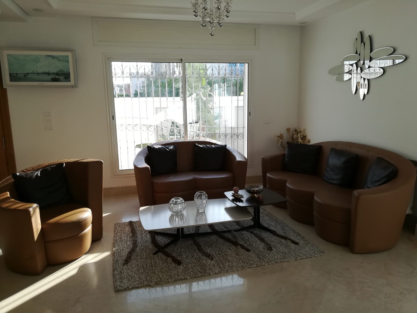 La Soukra&nbsp;Dar Fadhal&nbsp;Salon - Salle � manger &nbsp;Salons&nbsp;Salon v�ritable cuir