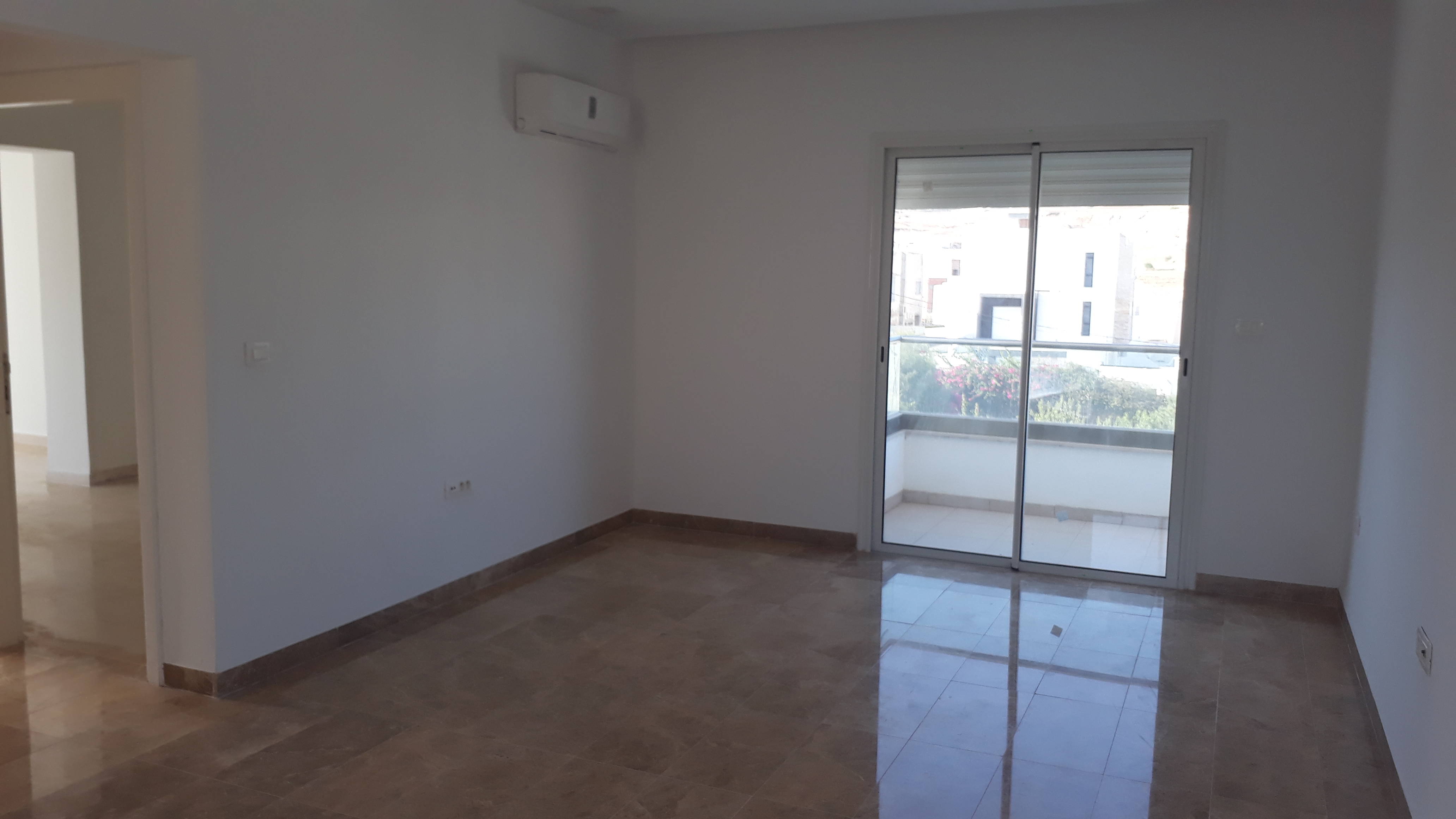 Mnihla&nbsp;Jardins d'el Menzah&nbsp;Location&nbsp;Appart. 2 pi�ces&nbsp;Grand s1 cit� el faouz