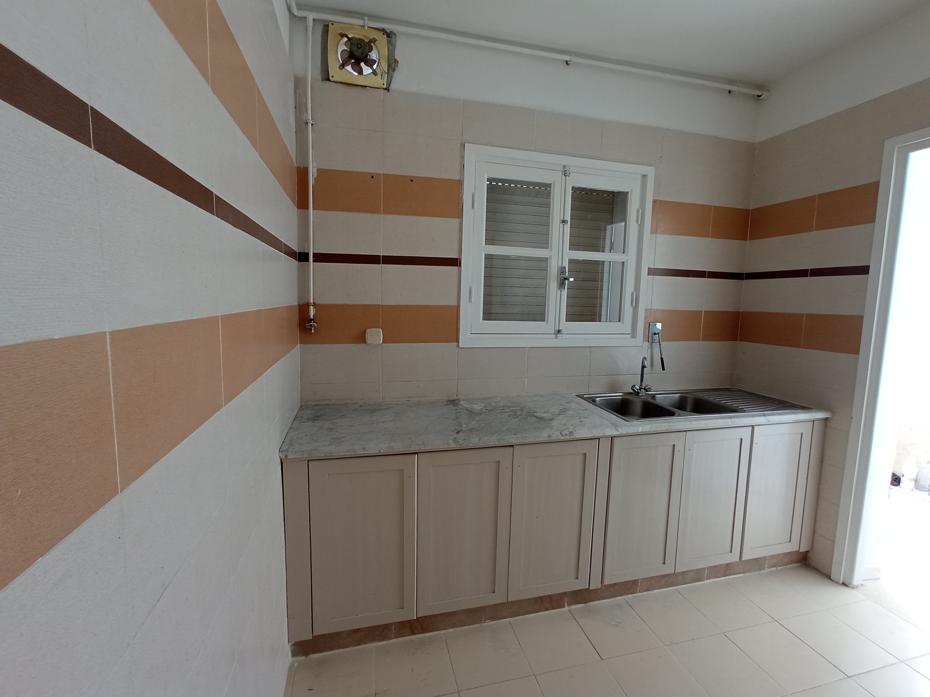 Raoued&nbsp;Cite Ennour Jaafar&nbsp;Location&nbsp;Appart. 3 pi�ces&nbsp;Appartement s2 � r�sidence maya nour jaafar