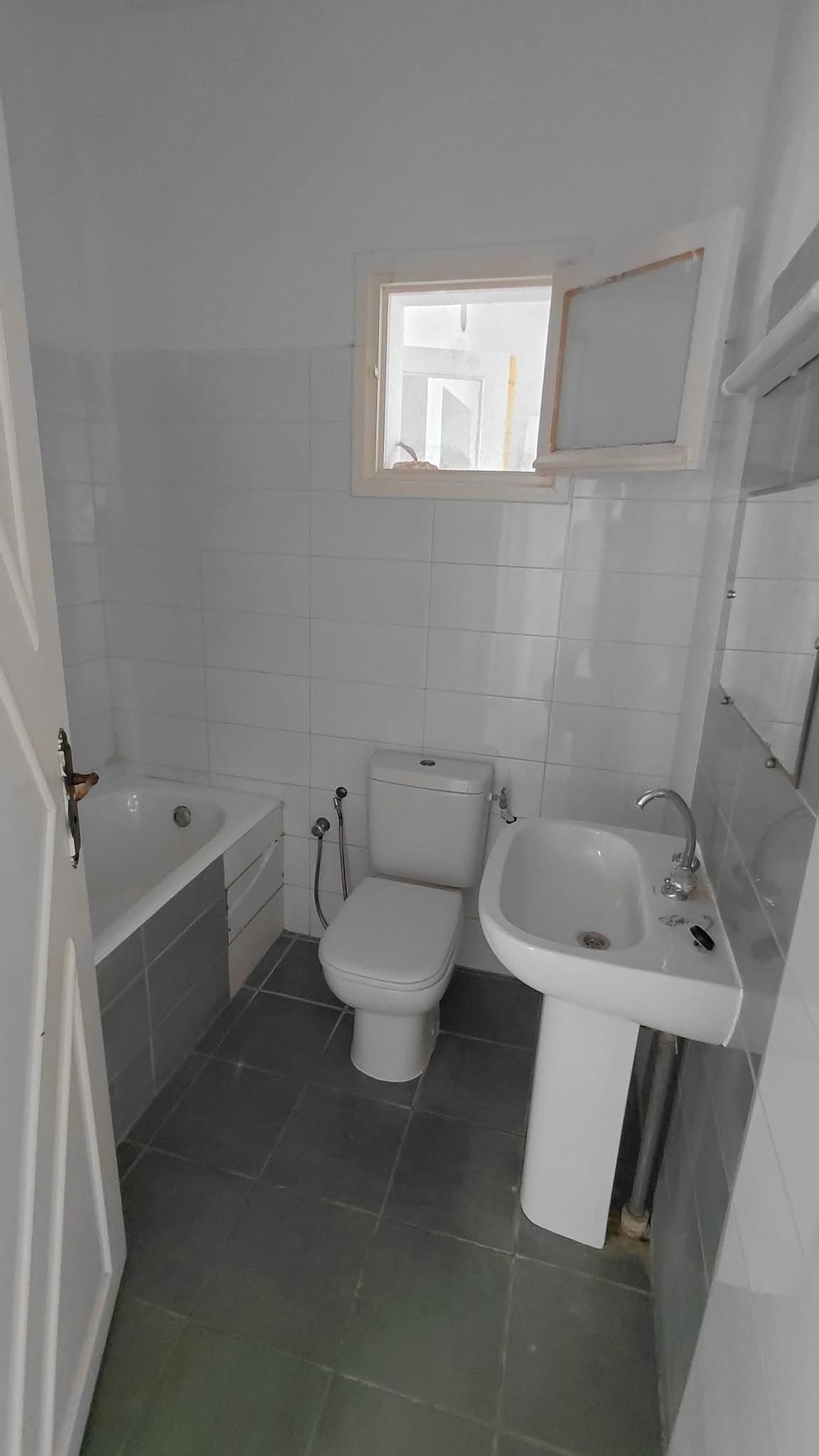 Raoued&nbsp;Cite Ennour Jaafar&nbsp;Location&nbsp;Appart. 3 pi�ces&nbsp;S plus 2 a nour jaafer wb4458