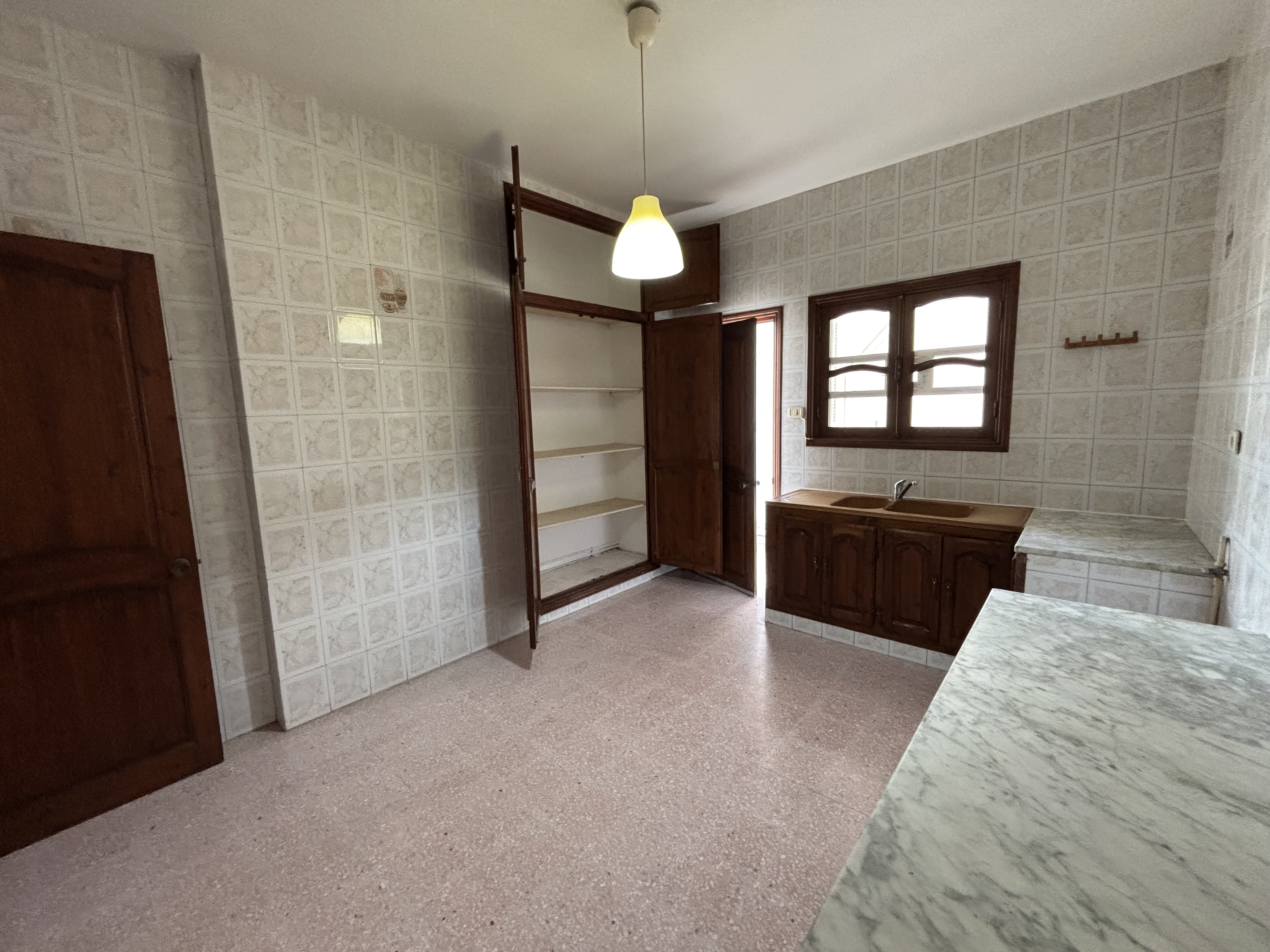 La Soukra&nbsp;Cite El Boustene 1&nbsp;Location&nbsp;Appart. 3 pi�ces&nbsp;Bel appartement s3 avec rooftop