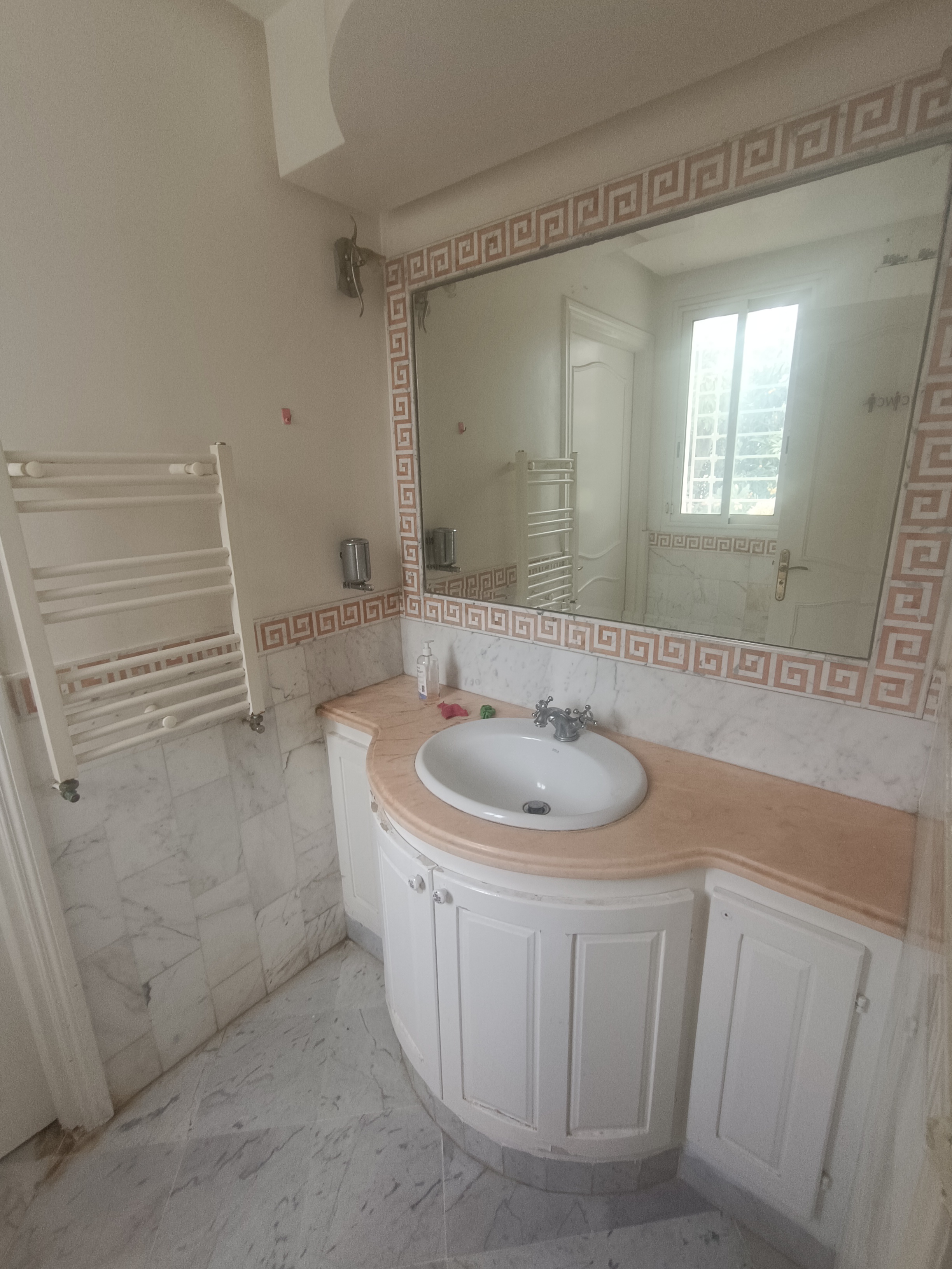 Ariana Ville&nbsp;El Menzah 7&nbsp;Location&nbsp;Maisons&nbsp;Menzah 7 villa usage habitation ou bureautique