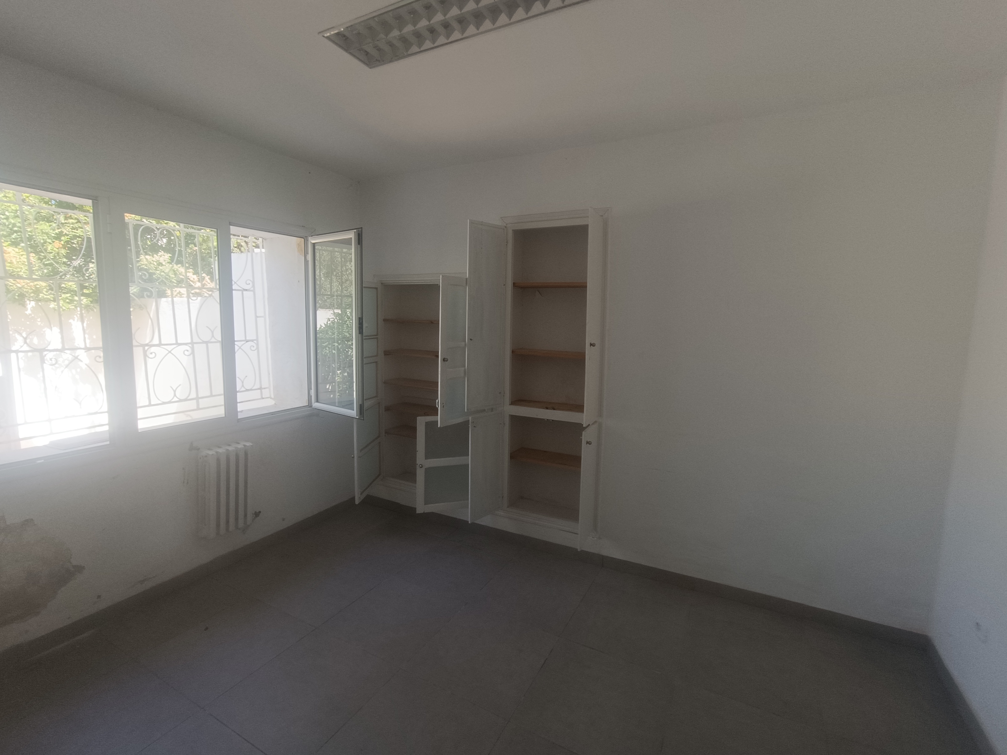 El Menzah&nbsp;Mutuelle Ville&nbsp;Bureaux & Commerces&nbsp;Bureau&nbsp;Rdc de villa usage bureautique s2