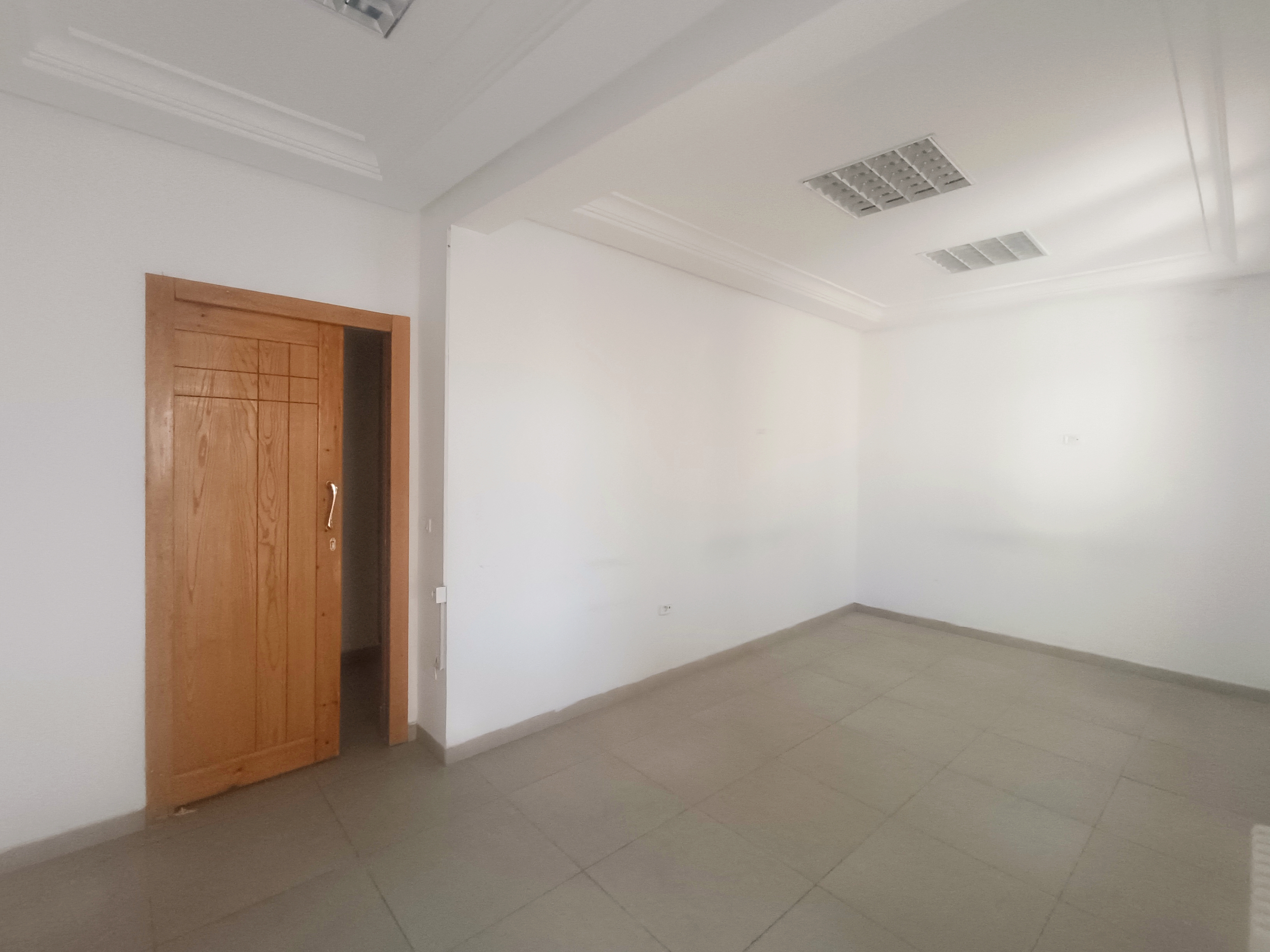 El Menzah&nbsp;Mutuelle Ville&nbsp;Bureaux & Commerces&nbsp;Bureau&nbsp;Rdc de villa usage bureautique s2