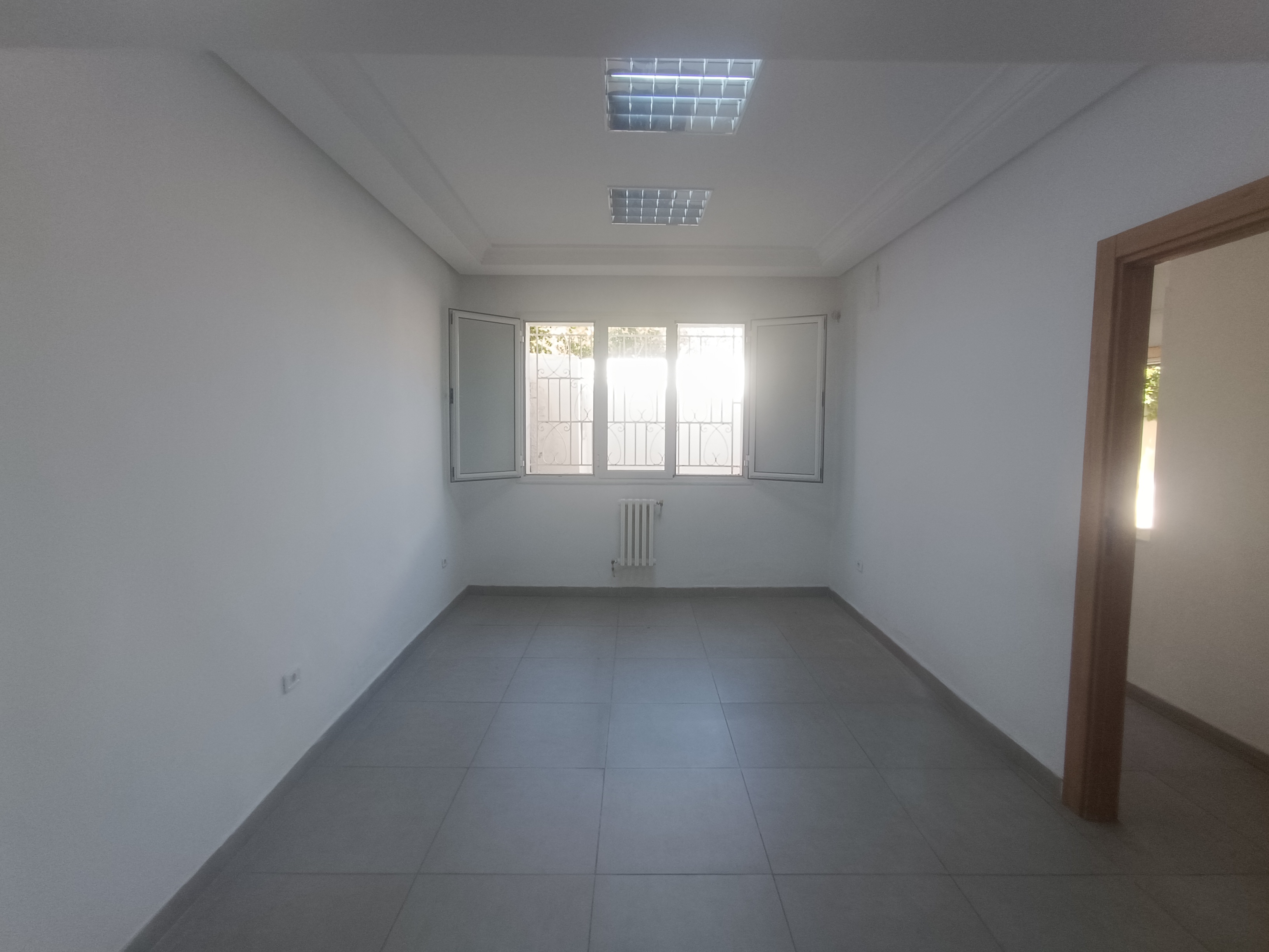 El Menzah&nbsp;Mutuelle Ville&nbsp;Bureaux & Commerces&nbsp;Bureau&nbsp;Rdc de villa usage bureautique s2