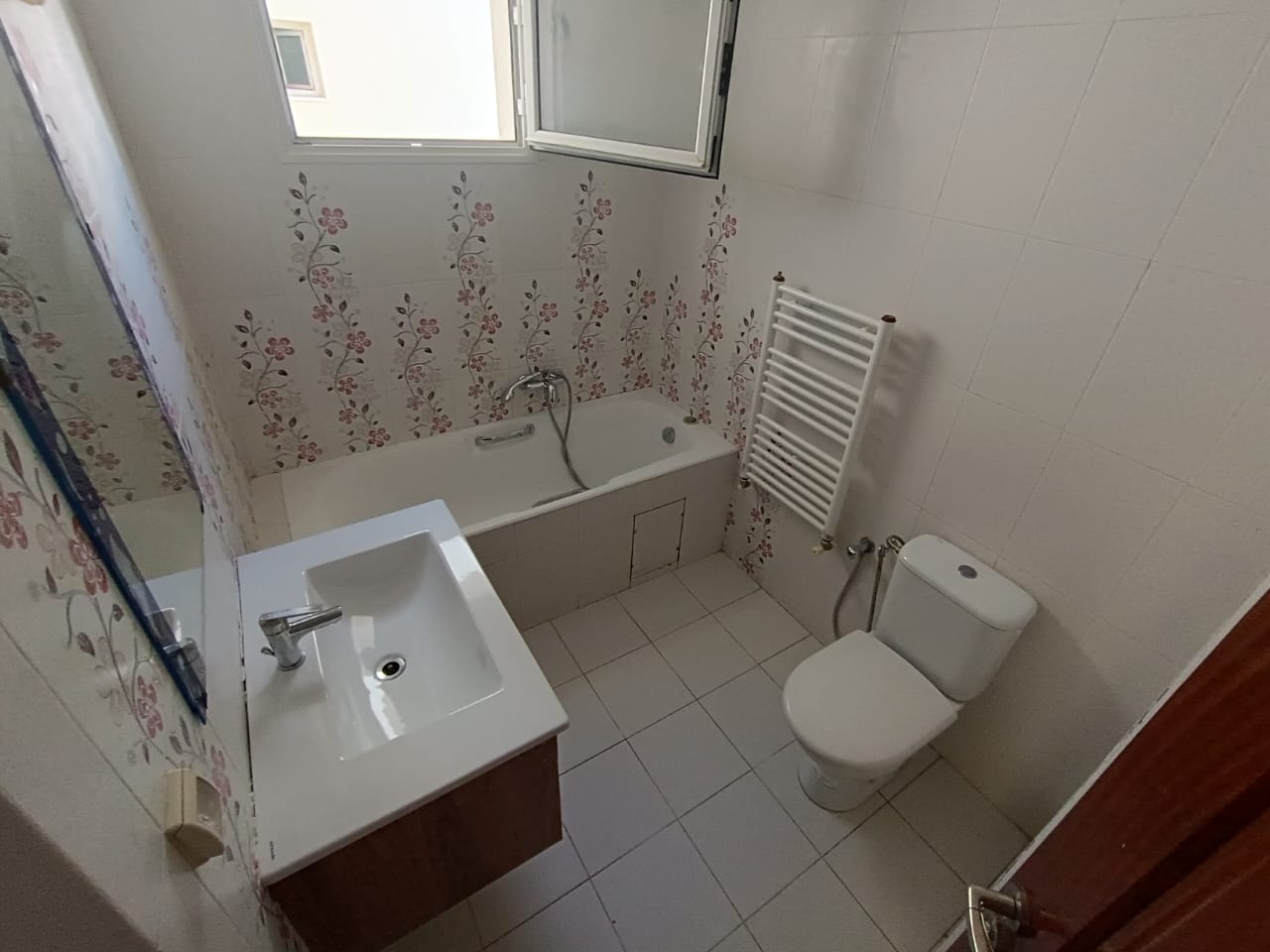 La Marsa&nbsp;Berge Du Lac&nbsp;Vente&nbsp;Appart. 4 pi�ces&nbsp;Appartement s3 avec ppkg ss sol