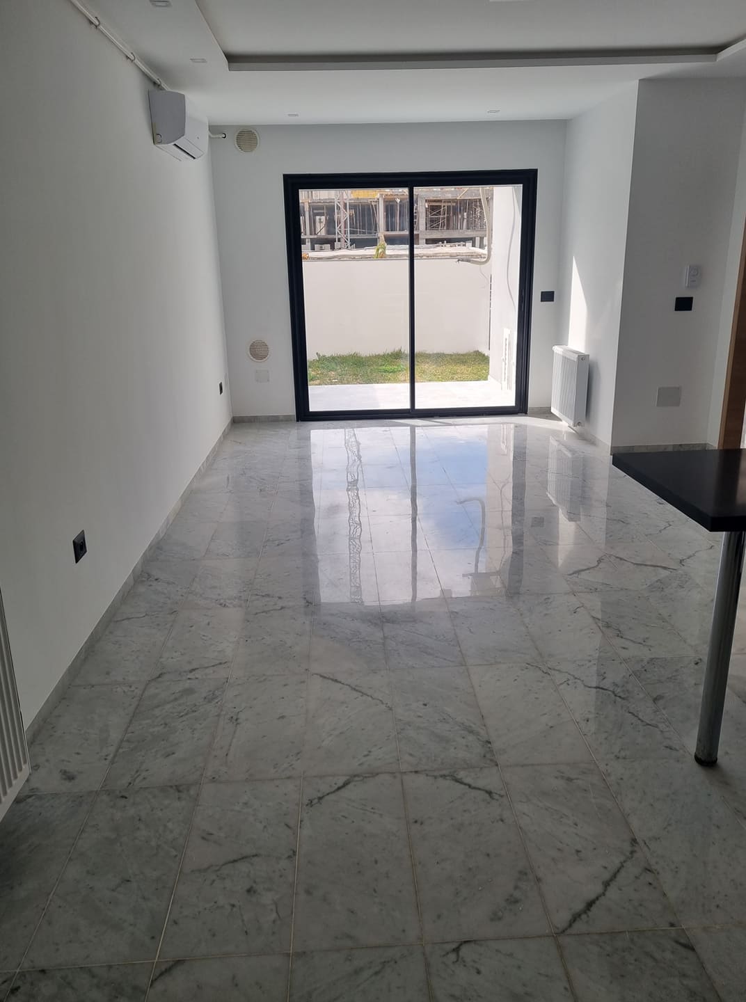 Ain Zaghouan&nbsp;Ain Zaghouan&nbsp;Location&nbsp;Appart. 2 pi�ces&nbsp;S plus un avec un jardin � la nv soukra