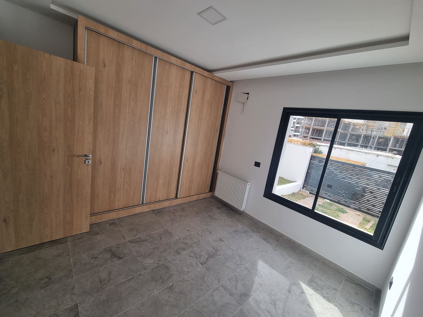 Ain Zaghouan&nbsp;Ain Zaghouan&nbsp;Location&nbsp;Appart. 2 pi�ces&nbsp;S plus un avec un jardin � la nv soukra