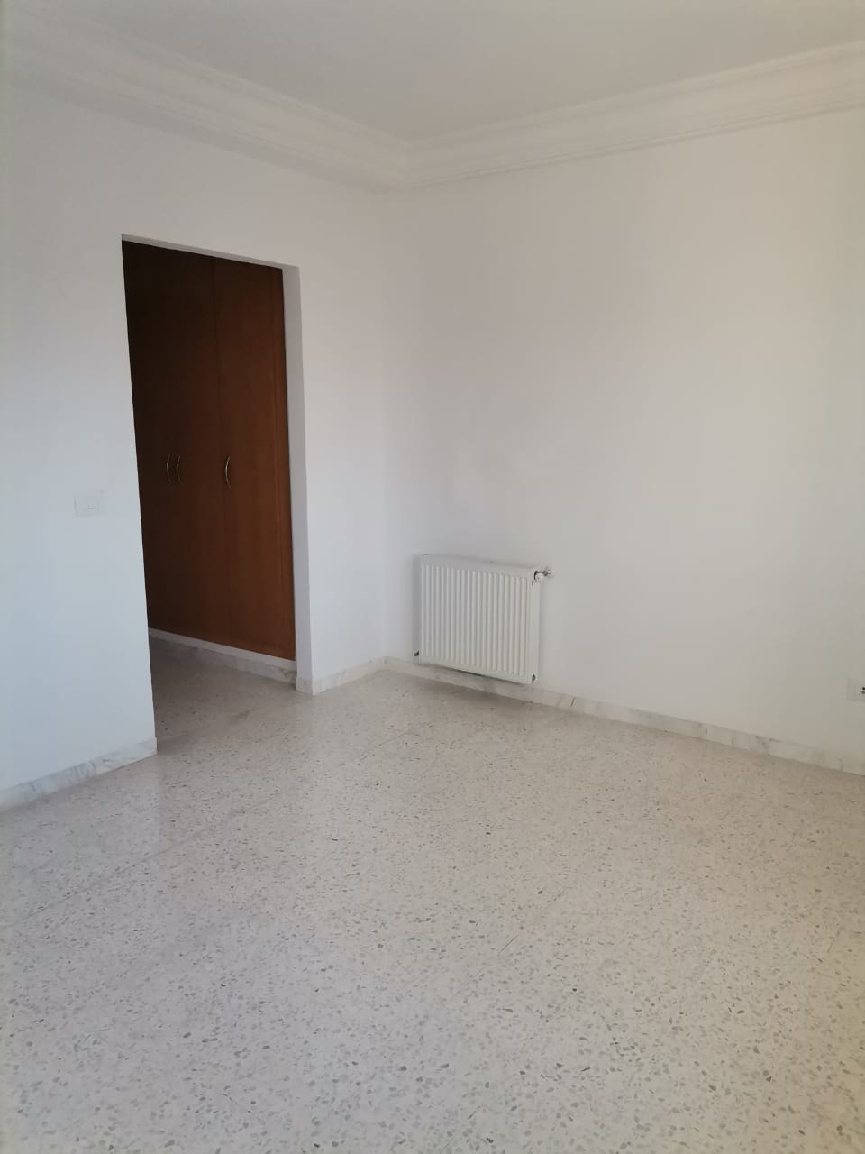 La Soukra&nbsp;La Soukra&nbsp;Location&nbsp;Appart. 3 pi�ces&nbsp;Joli appartement � cit� el wahatt