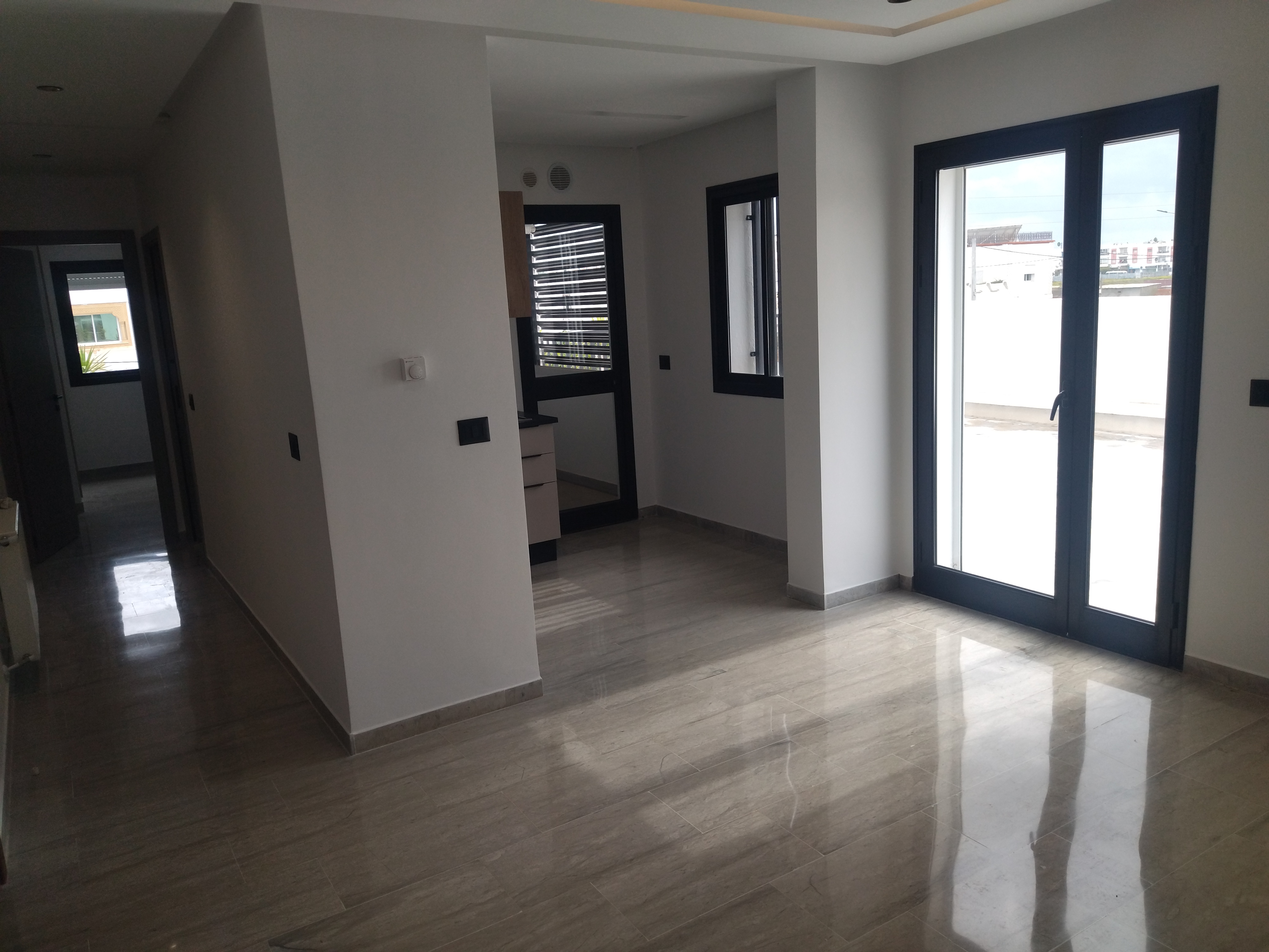 La Soukra&nbsp;La Soukra&nbsp;Location&nbsp;Appart. 2 pi�ces&nbsp;S1 lumineux