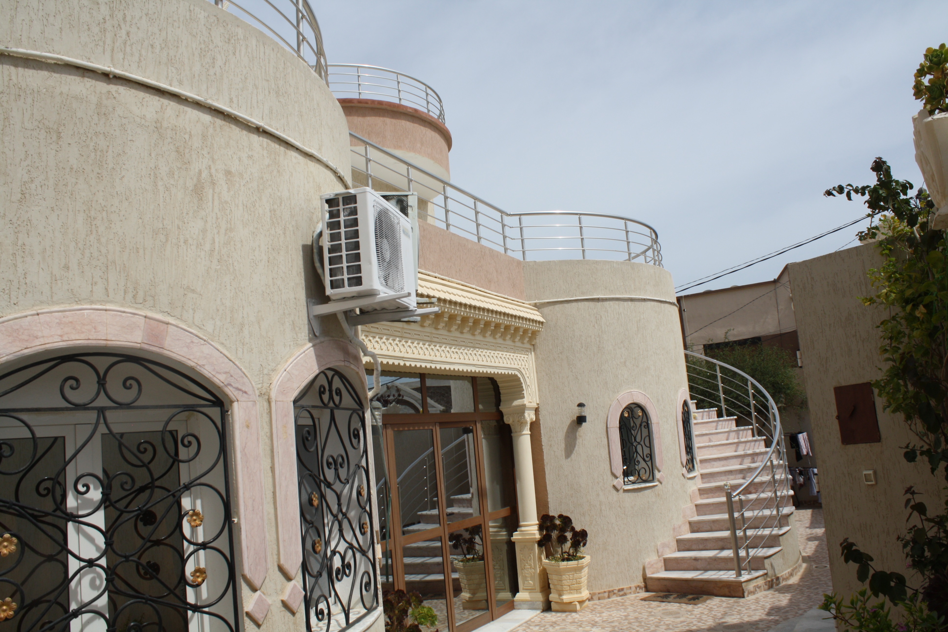Hammam Lif&nbsp;Bou Kornine&nbsp;Vente&nbsp;Maisons&nbsp;Gps  grande maison deux niveaux vec piscine