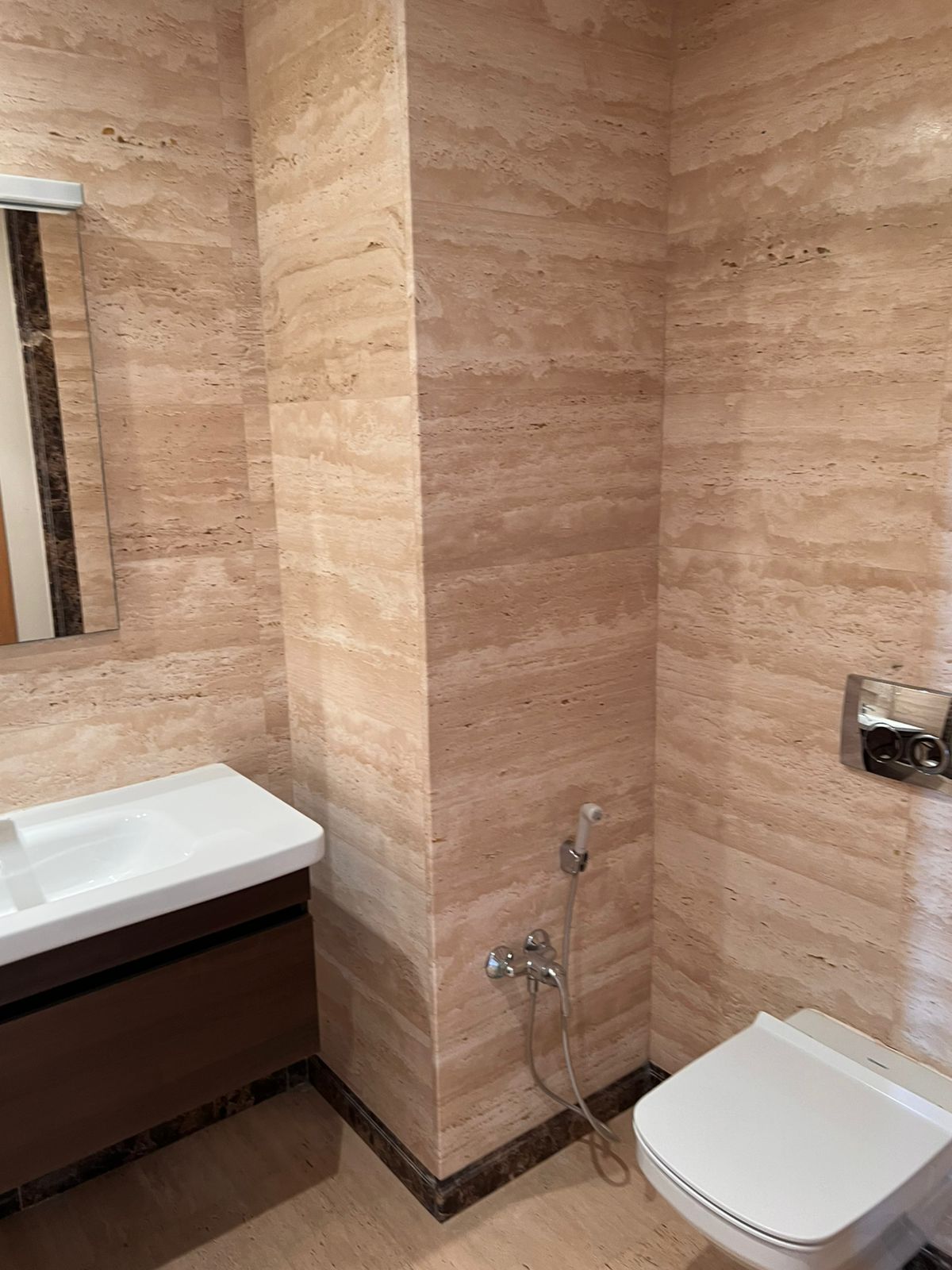 Ain Zaghouan&nbsp;Jardins de Carthage&nbsp;Location&nbsp;Appart. 4 pi�ces&nbsp;Bel appartement  avec  piscine jardin de carthage