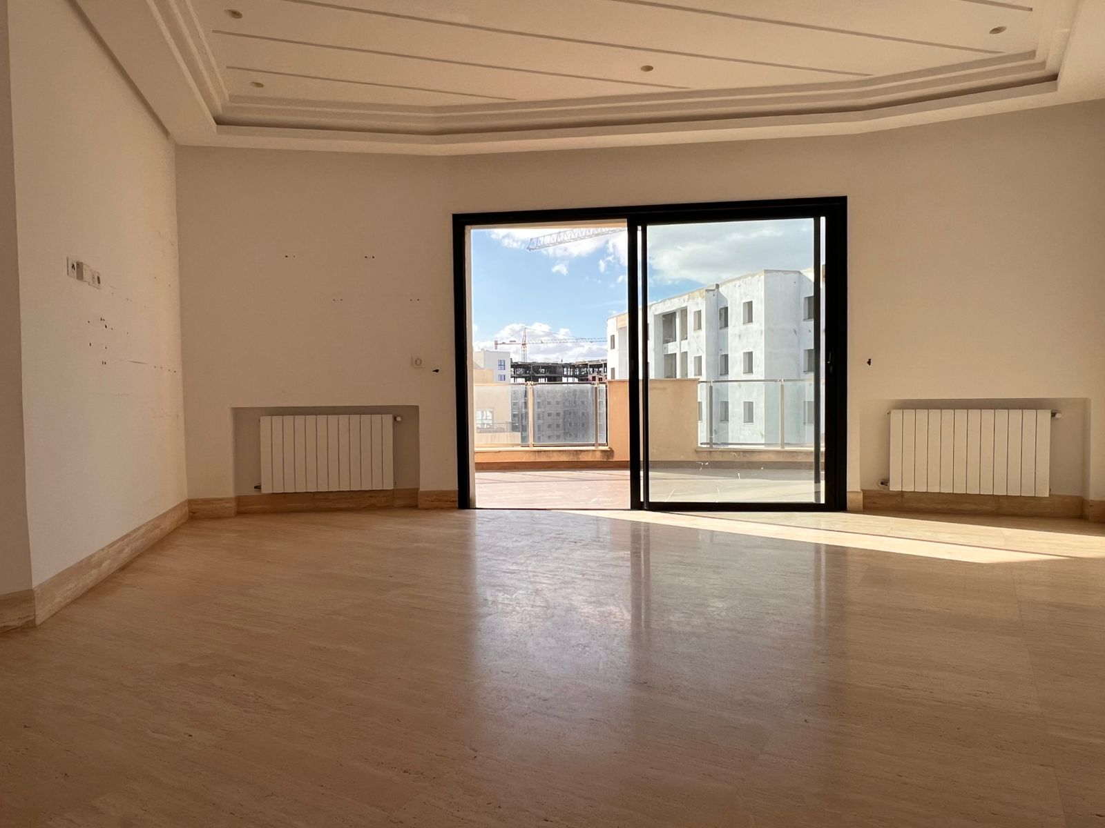 Ain Zaghouan&nbsp;Jardins de Carthage&nbsp;Location&nbsp;Appart. 4 pi�ces&nbsp;A l un bel appartement avec piscine et terrasse jc