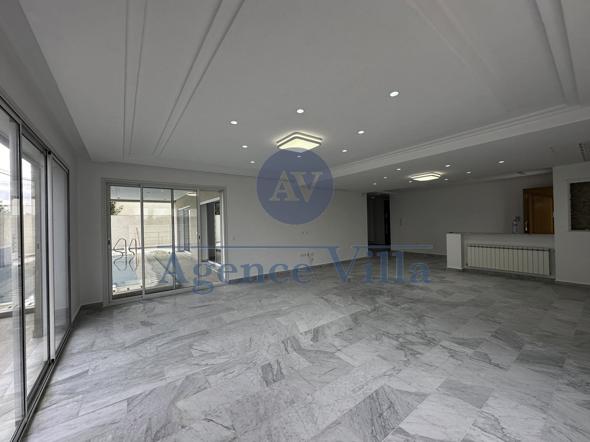La Marsa&nbsp;Marsa Ennassim&nbsp;Location&nbsp;Appart. 5 pi�ces+&nbsp;Duplex a la marsa s5 avec piscine